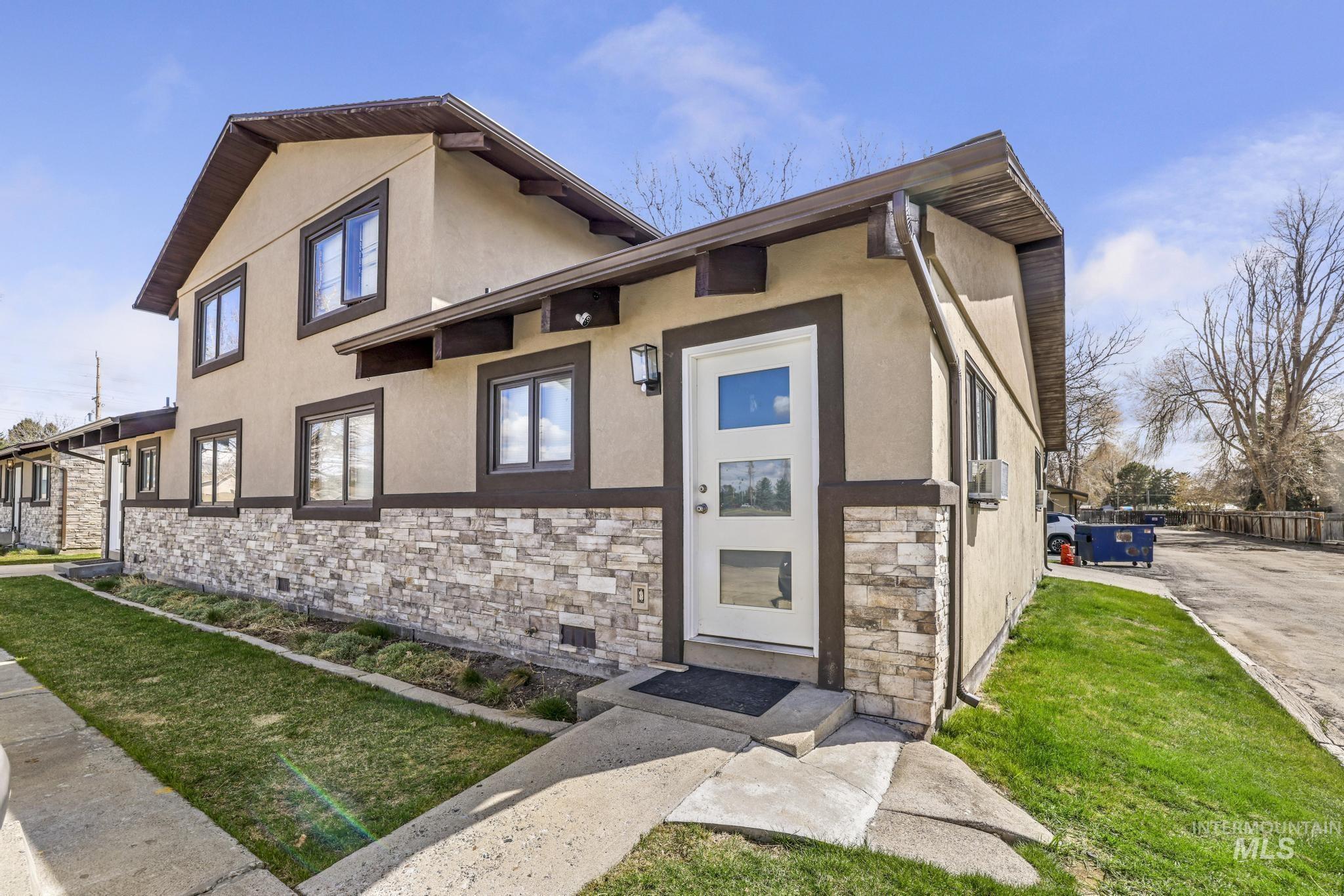 145 Robbins Ave Property Photo 2