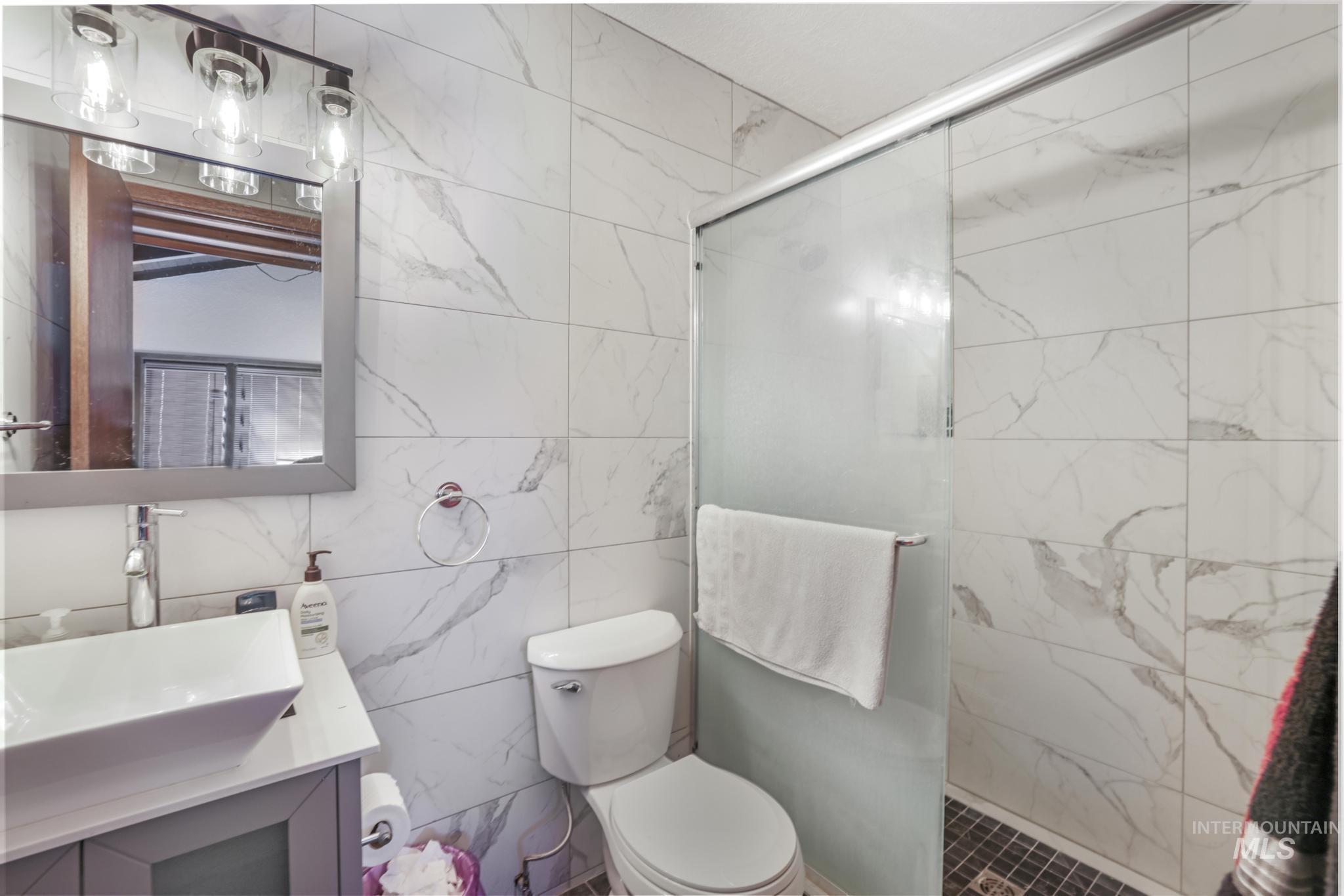 145 Robbins Ave Property Photo 8