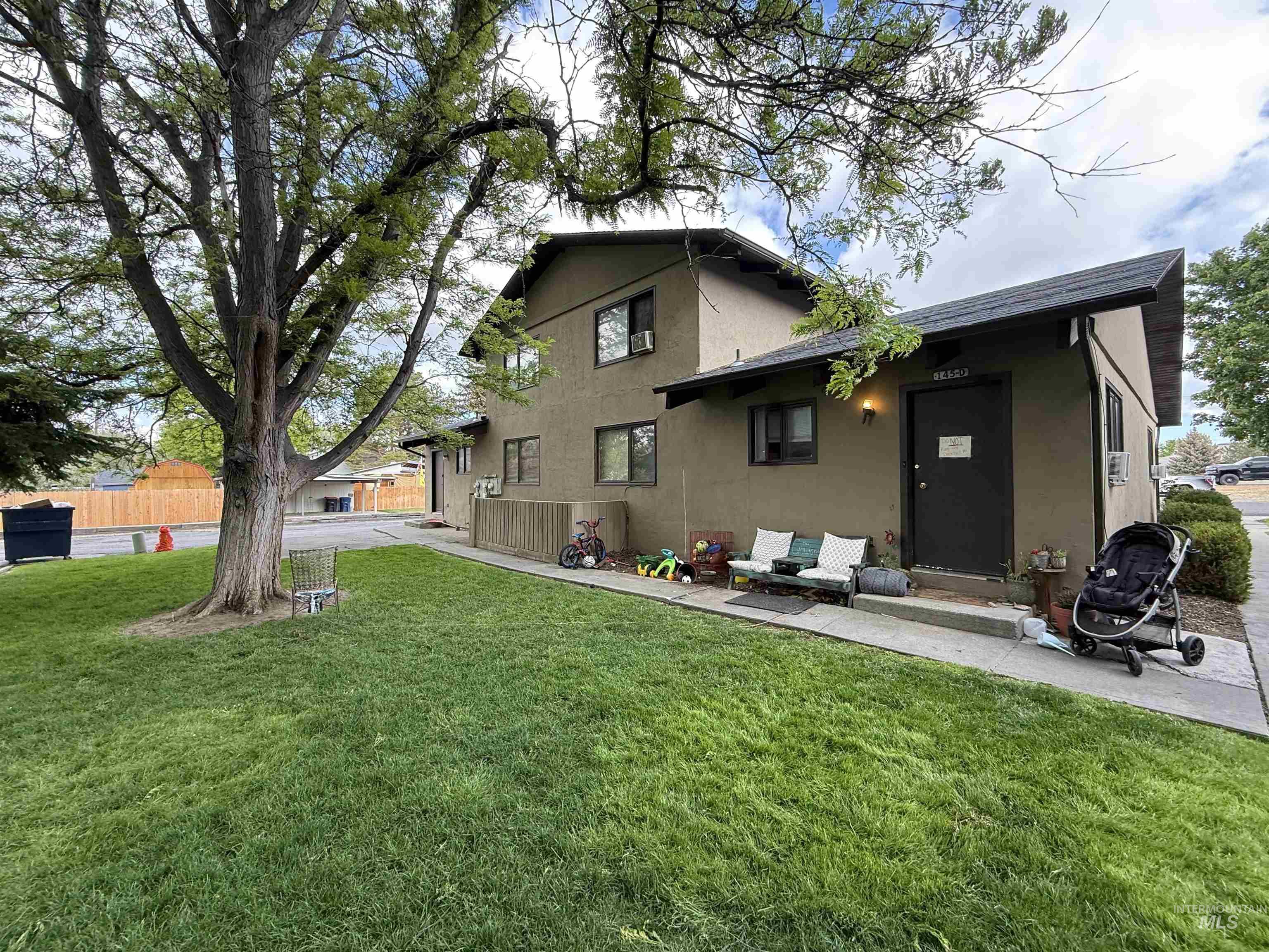 145 Robbins Ave Property Photo 20