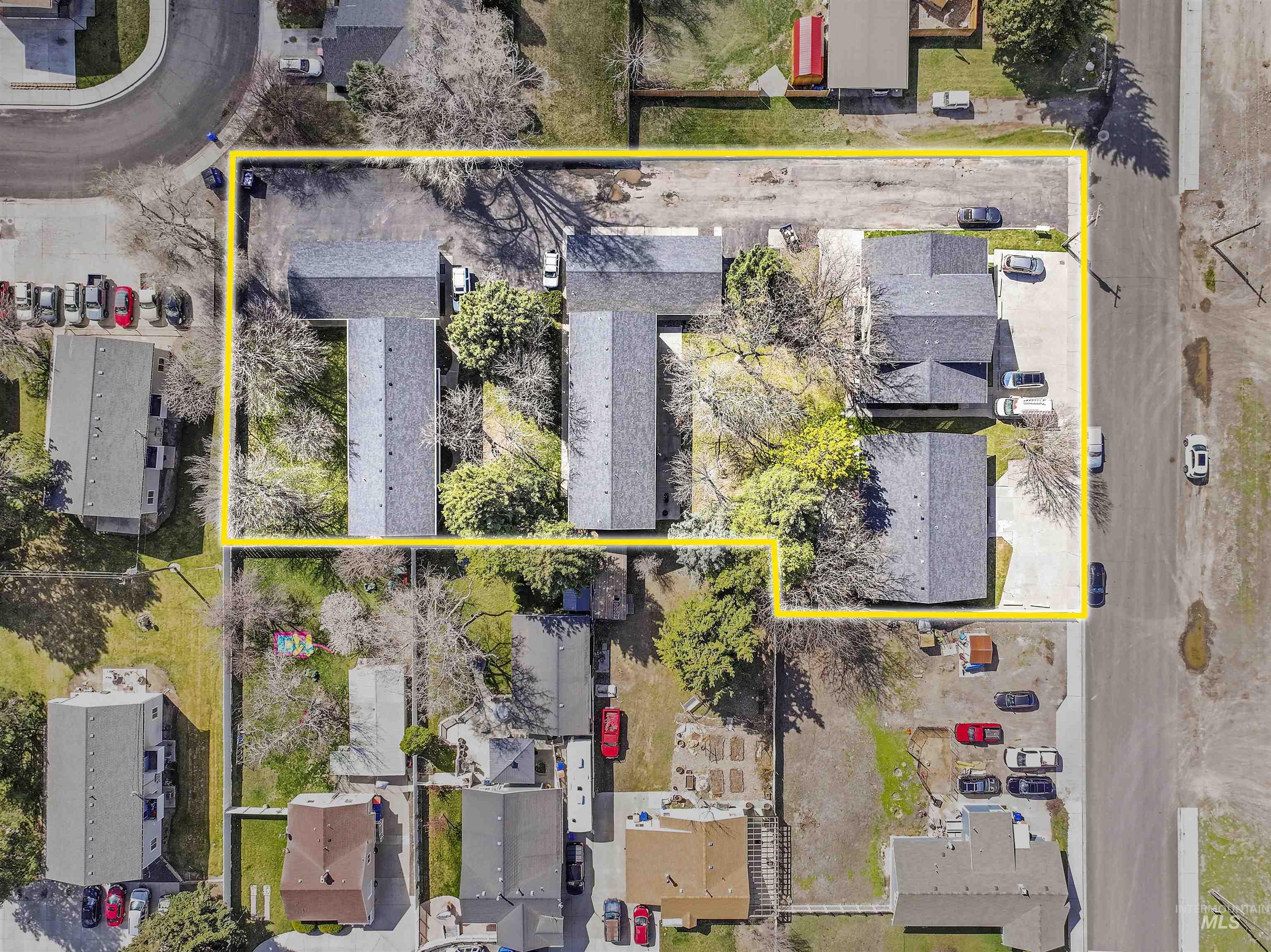 149 Robbins Ave Property Photo 4