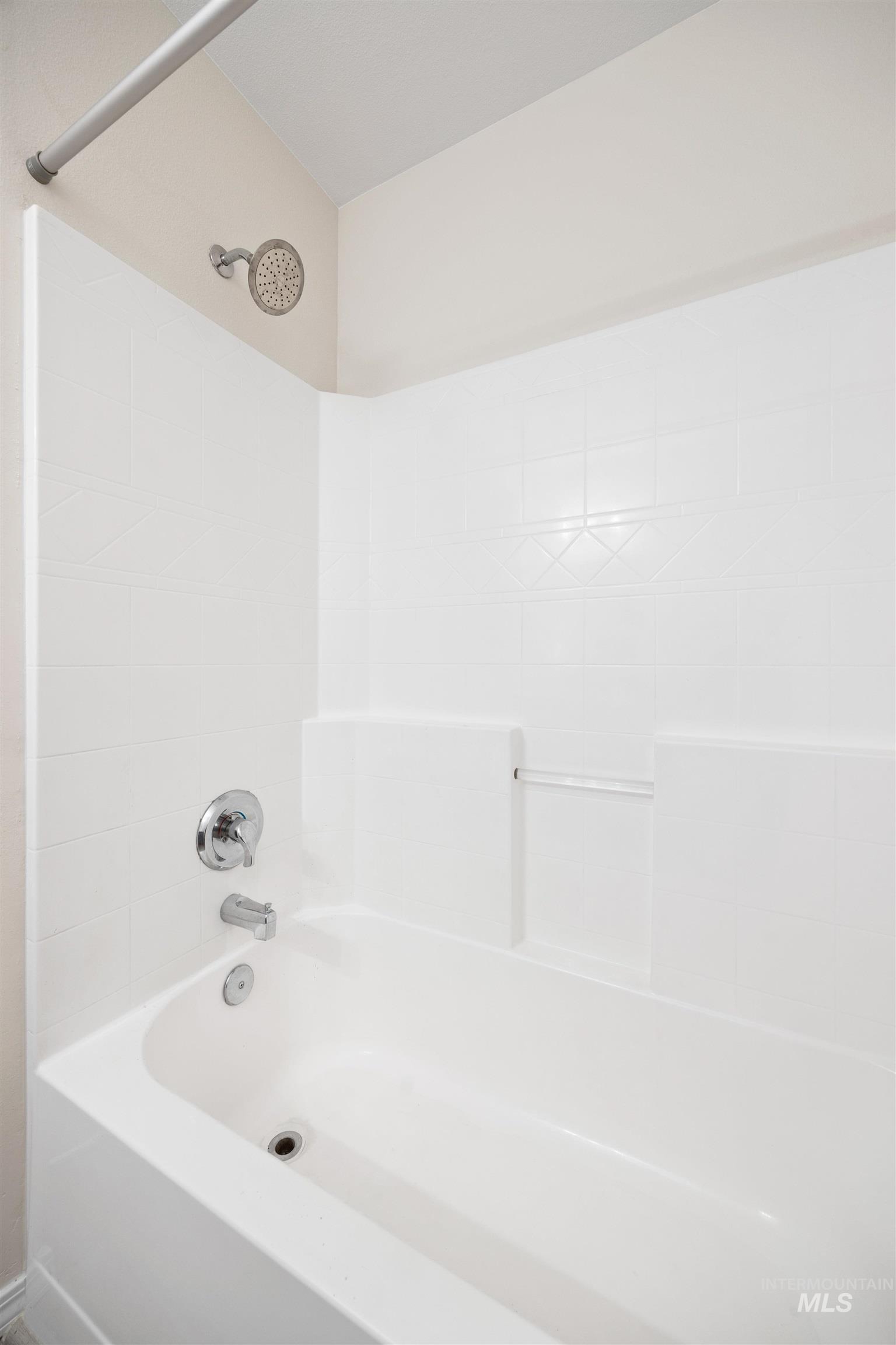 2416 Cardinal Dr Property Photo 13