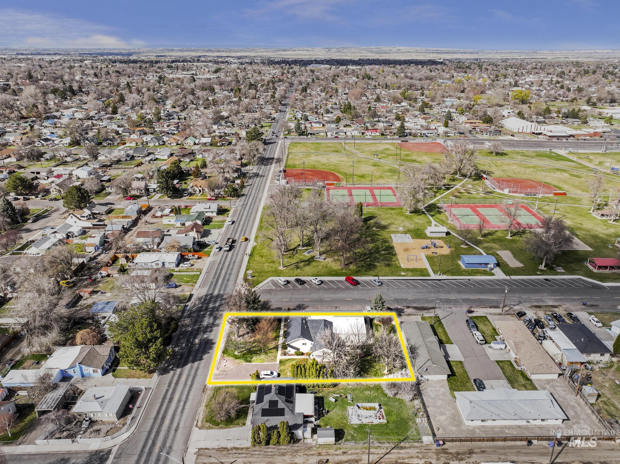 442 Locust St Property Photo 2