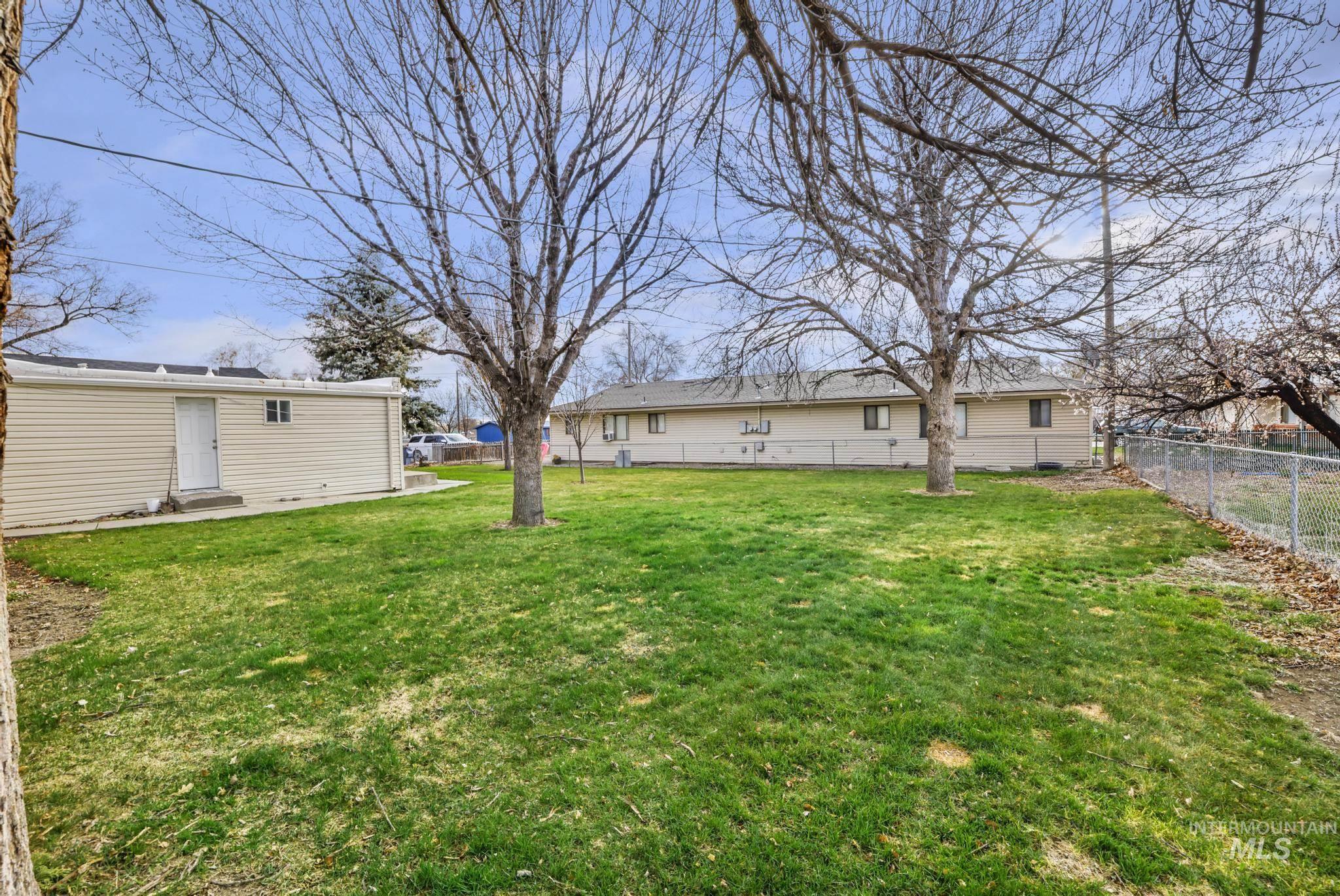 442 Locust St Property Photo 7