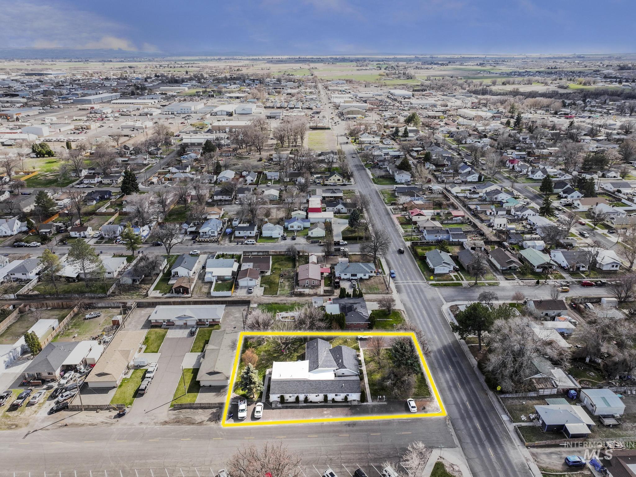 442 Locust St Property Photo 9