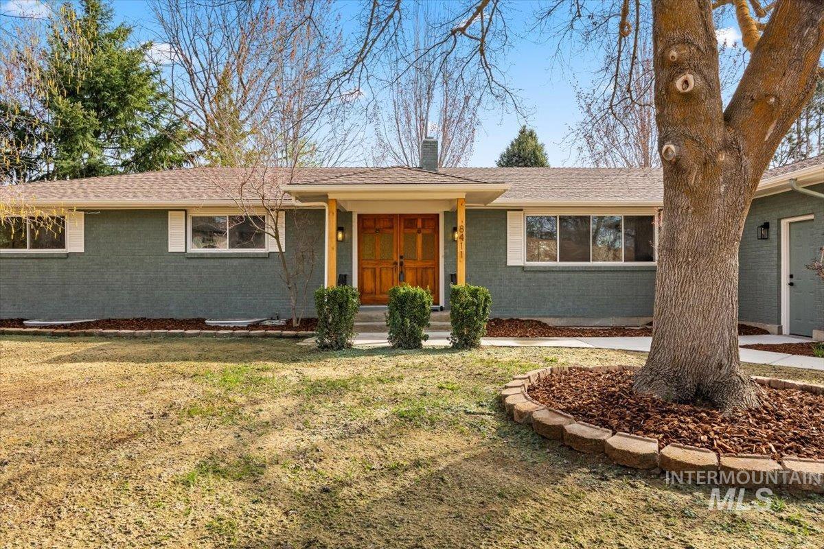 8411 Crestwood Property Photo 1