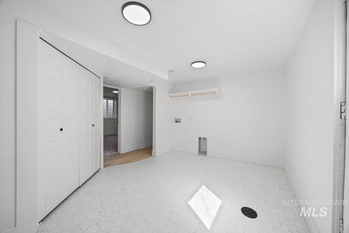 8411 Crestwood Property Photo 32