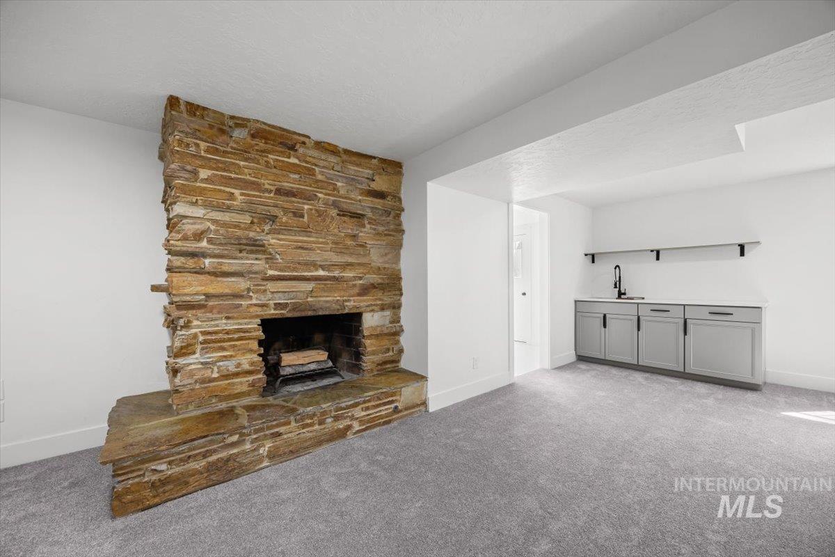 8411 Crestwood Property Photo 37