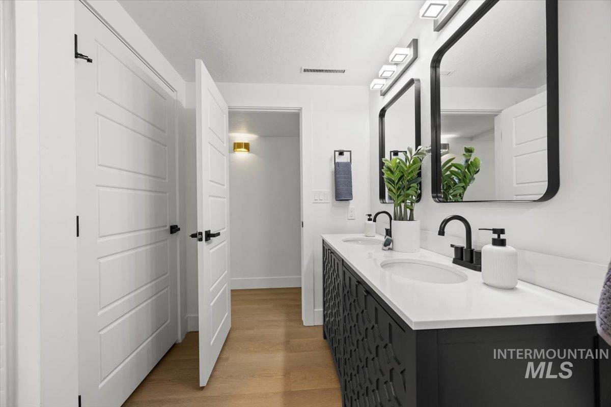 8411 Crestwood Property Photo 41