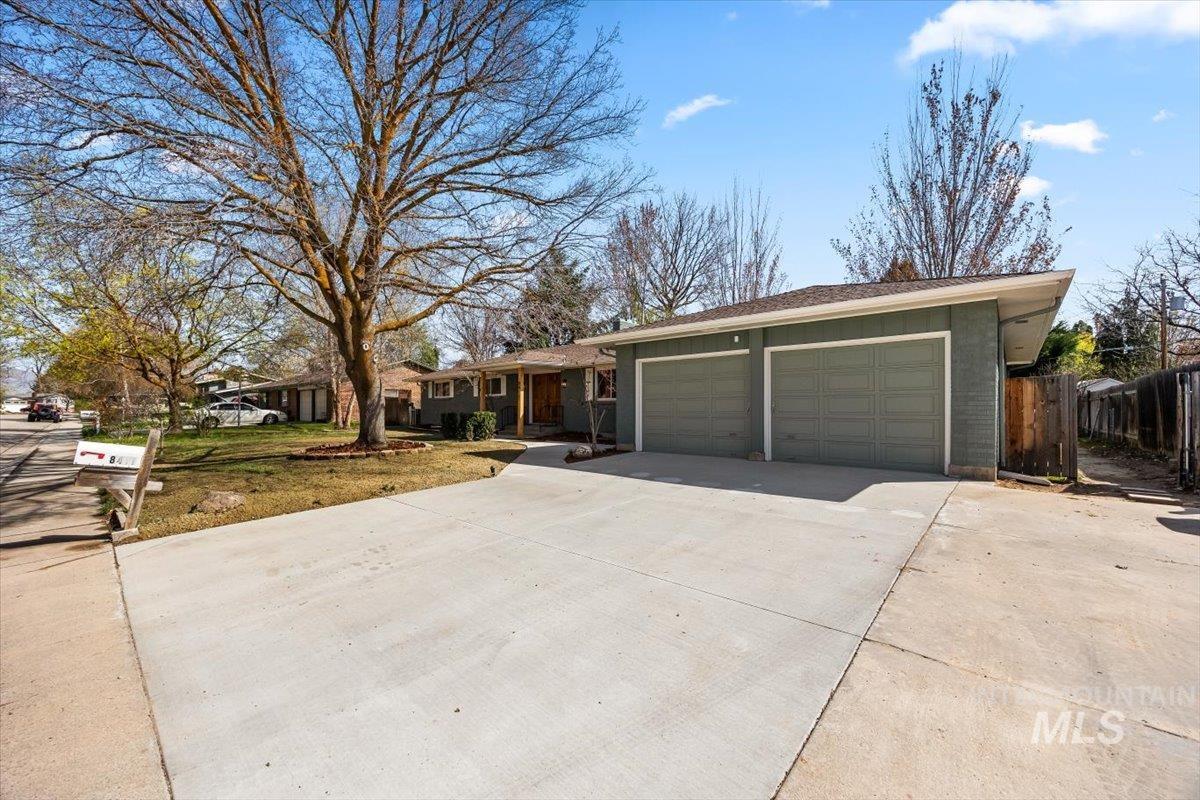8411 Crestwood Property Photo 49