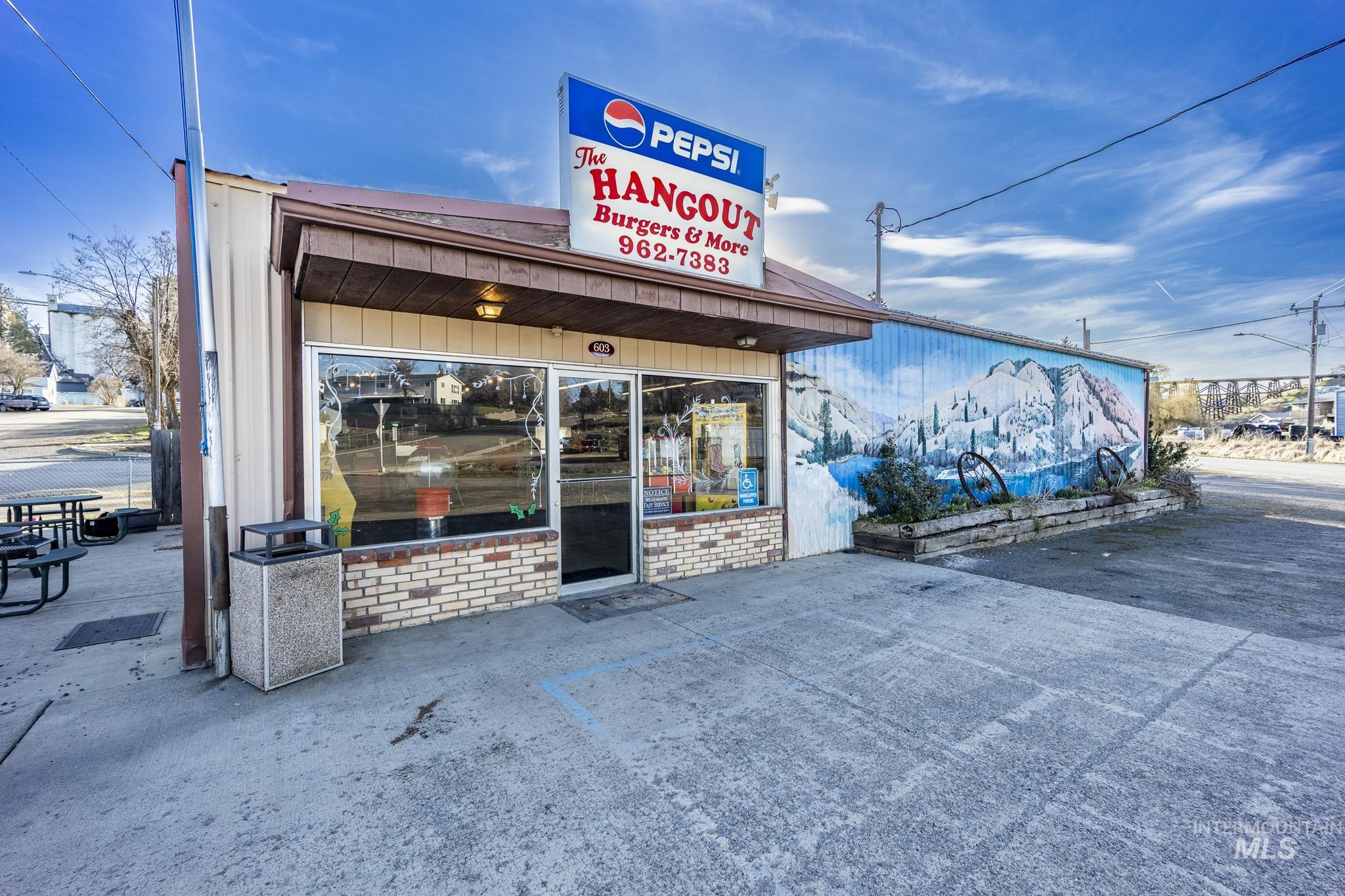 603 N Front Street - The Hangout Property Photo