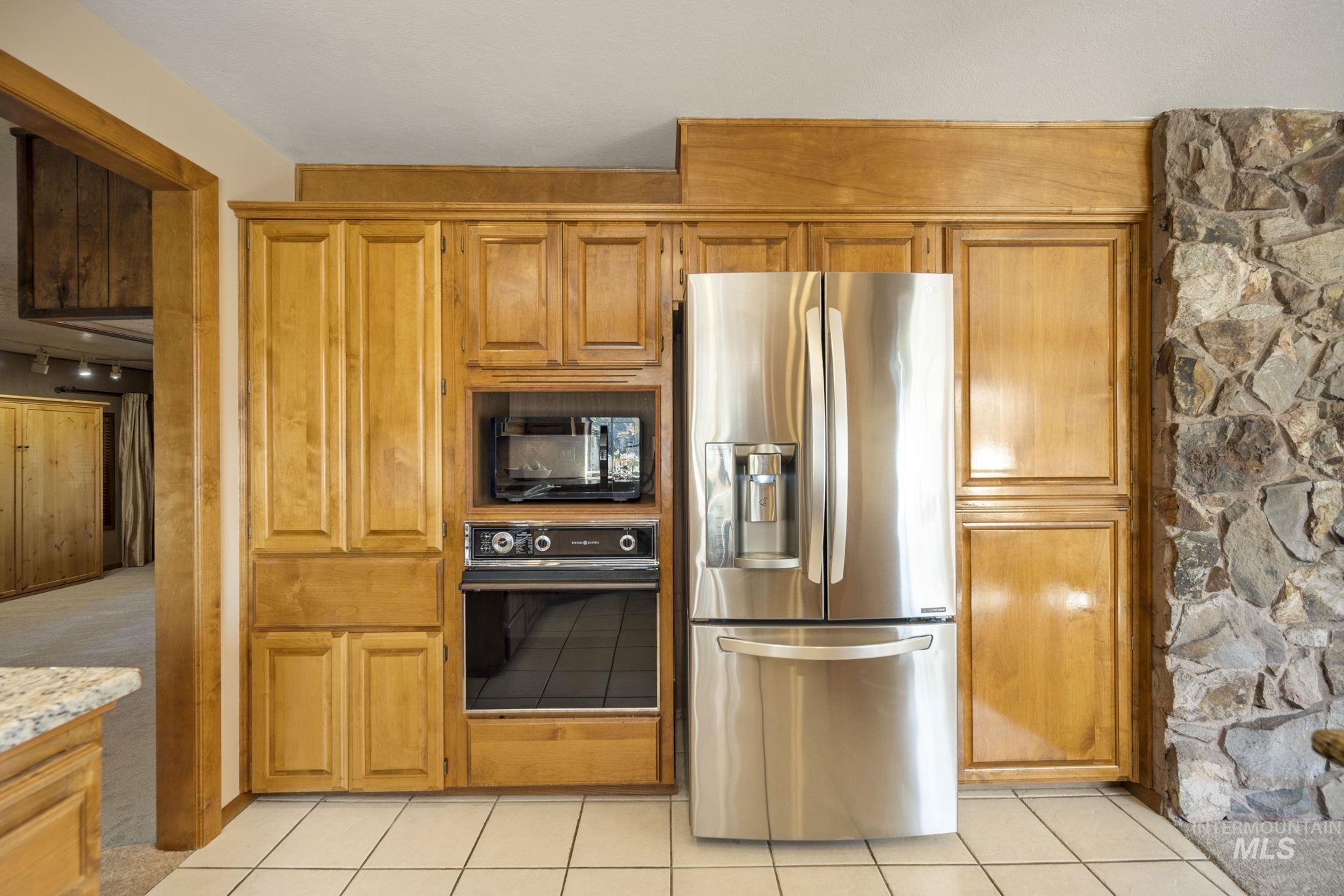 2824 N Weaver Circle Property Photo 7