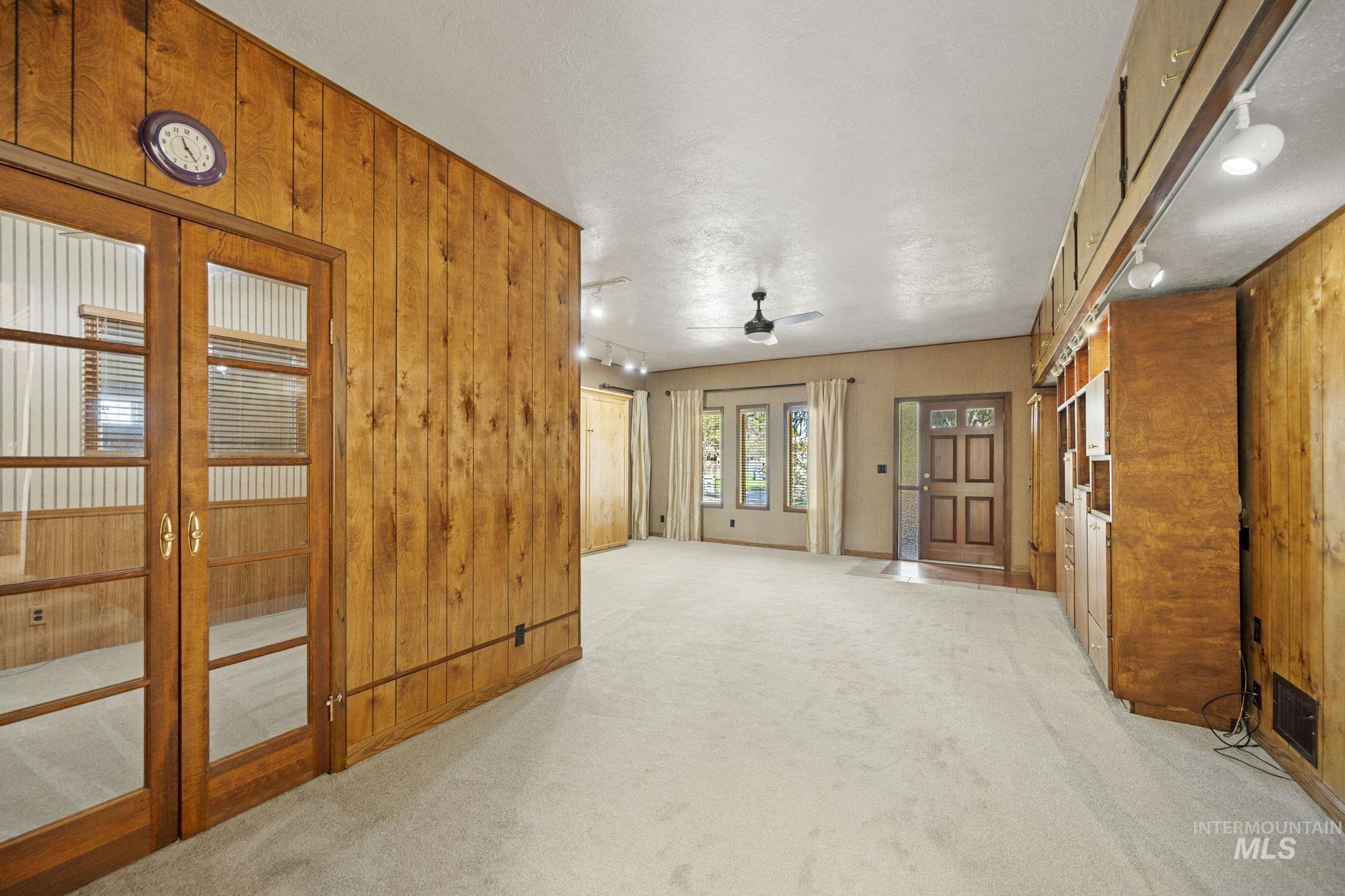 2824 N Weaver Circle Property Photo 9