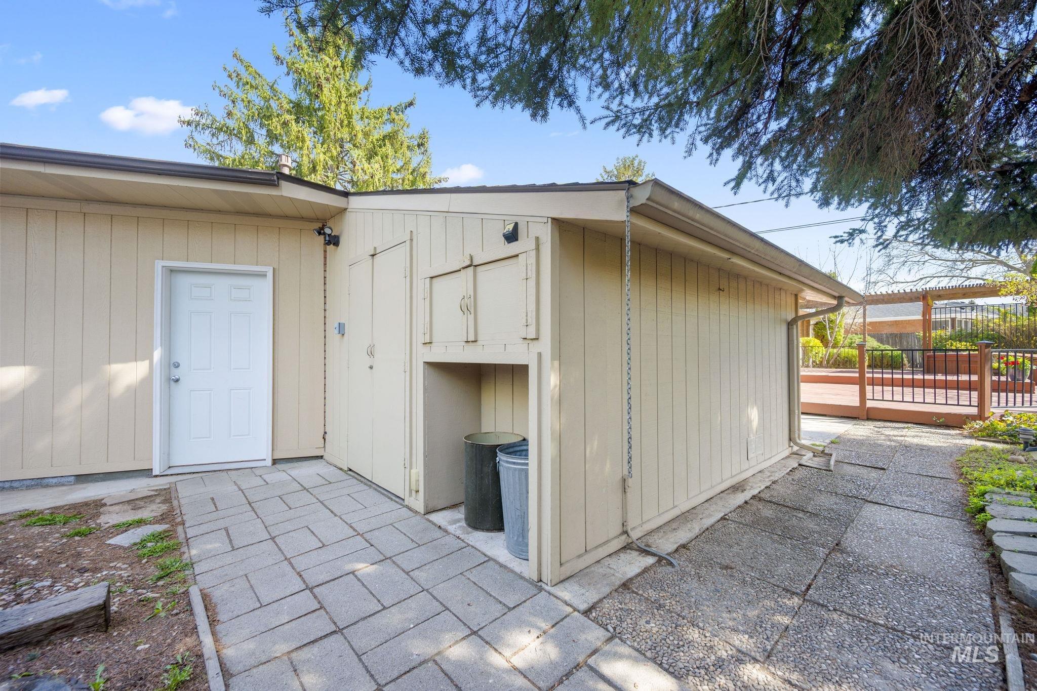 2824 N Weaver Circle Property Photo 22