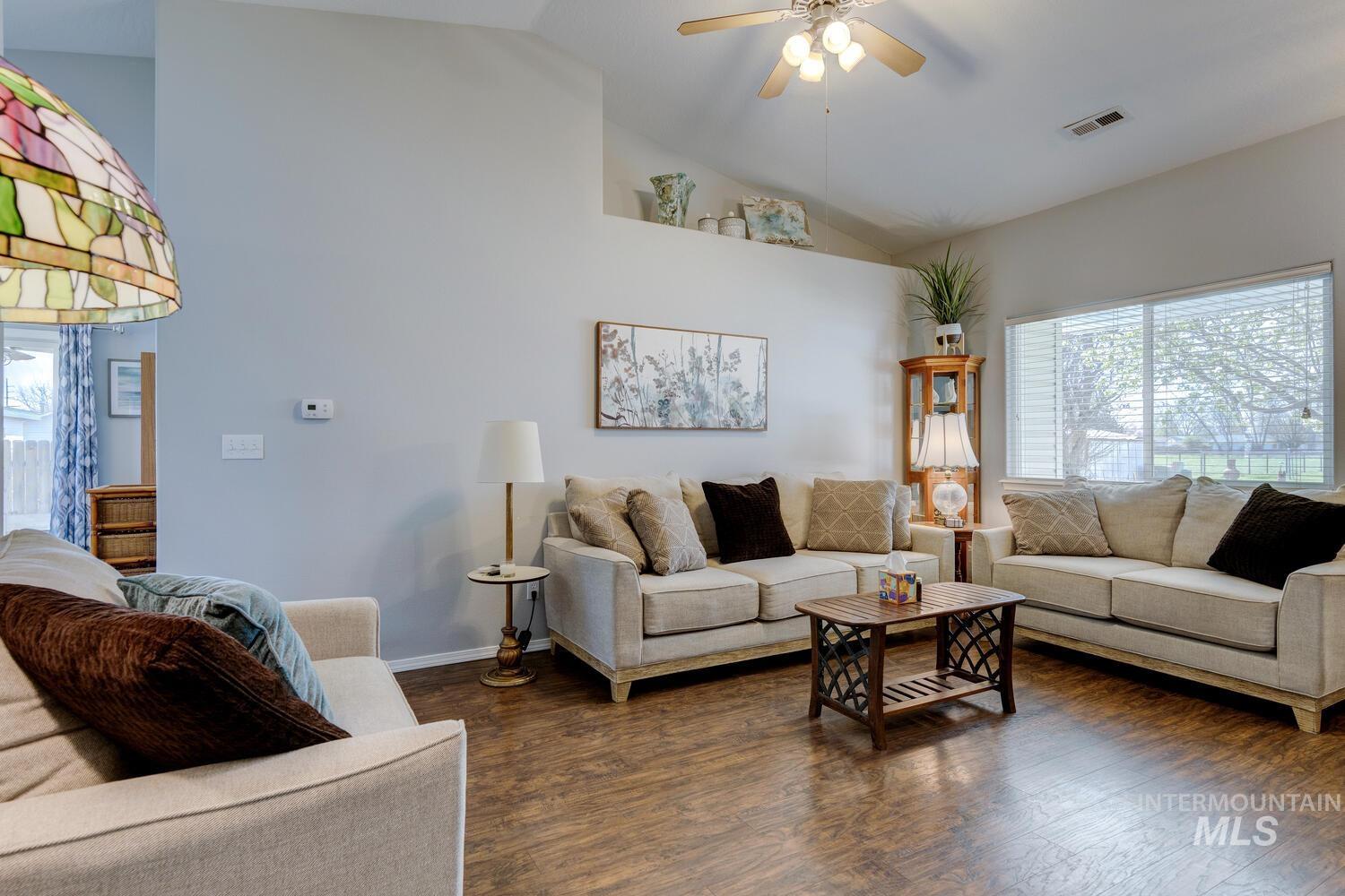 2522 E Lily Property Photo 10