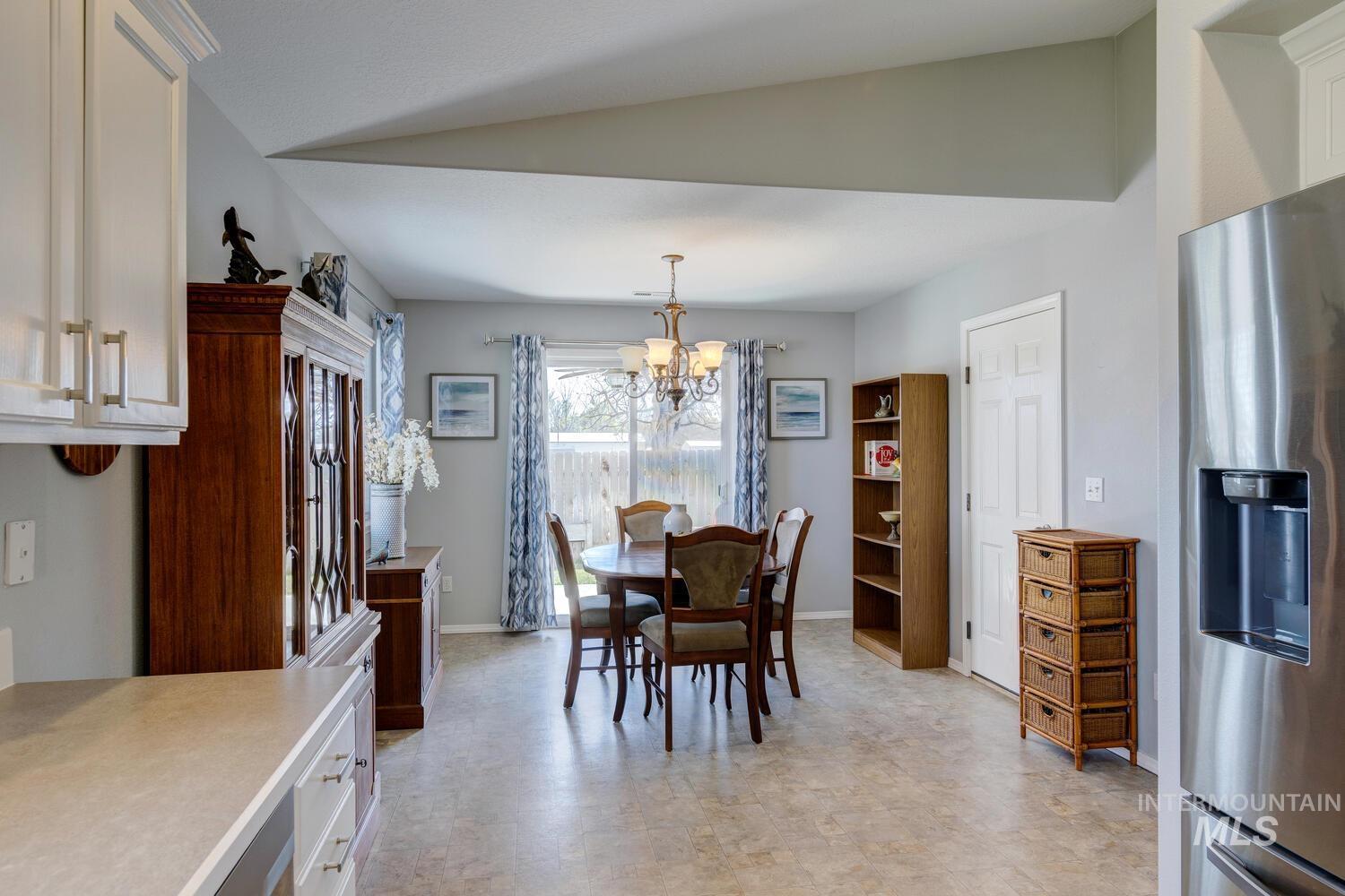 2522 E Lily Property Photo 14