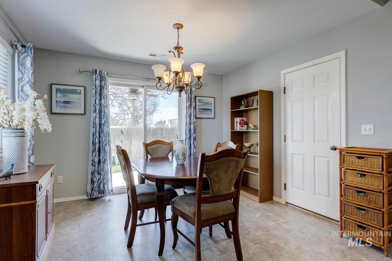 2522 E Lily Property Photo 15