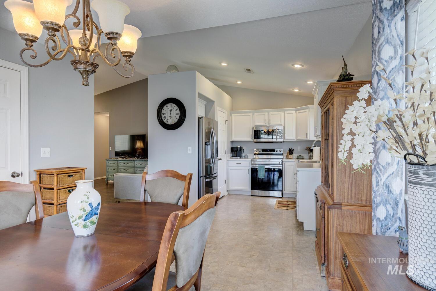 2522 E Lily Property Photo 17