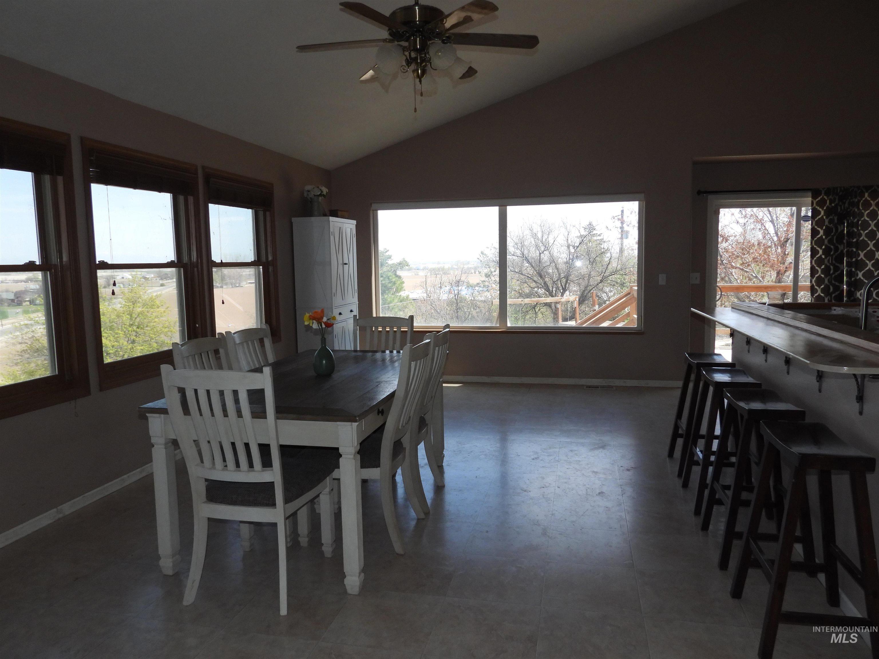 21141 Peckham Rd Property Photo 15