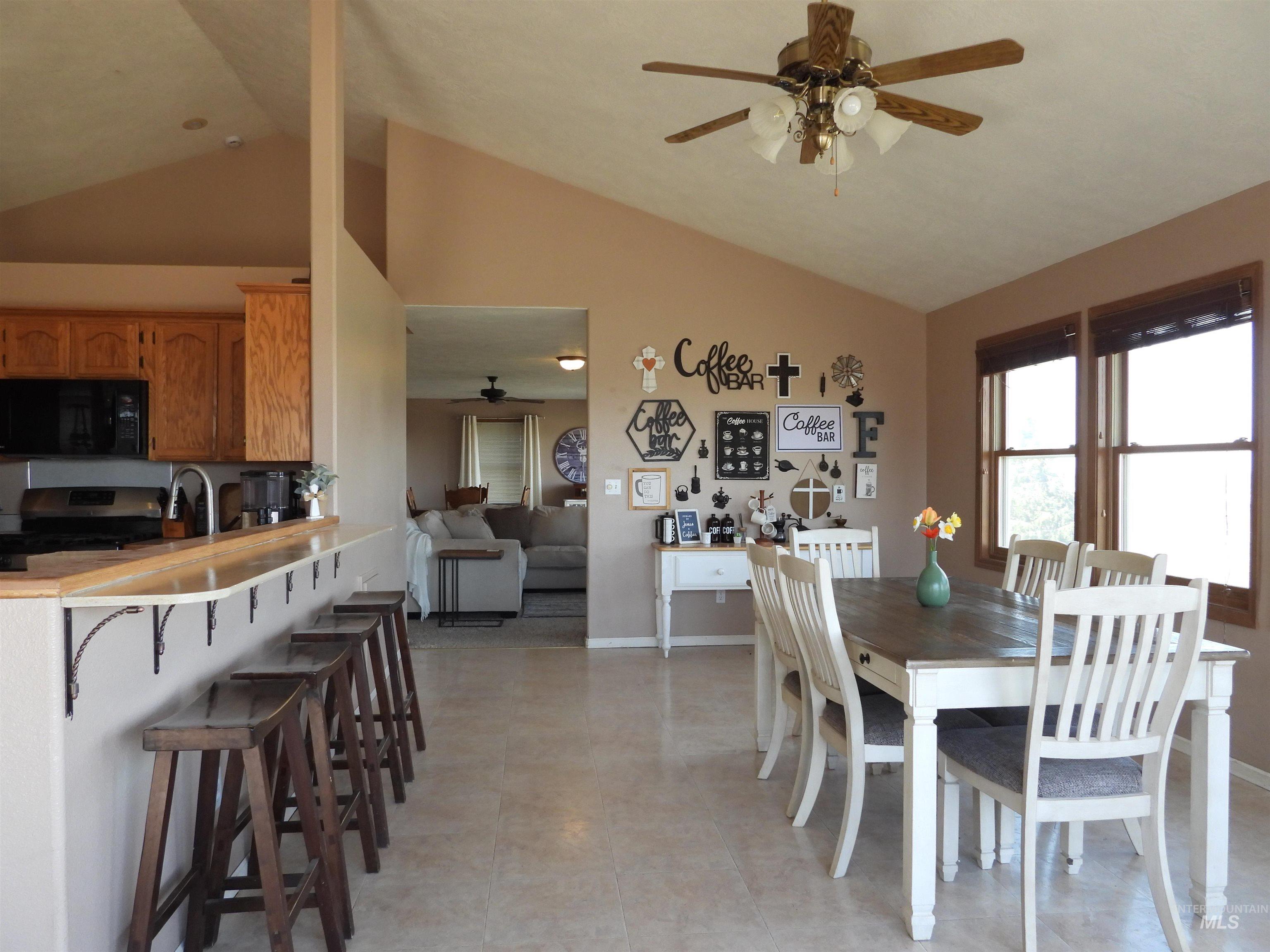 21141 Peckham Rd Property Photo 16