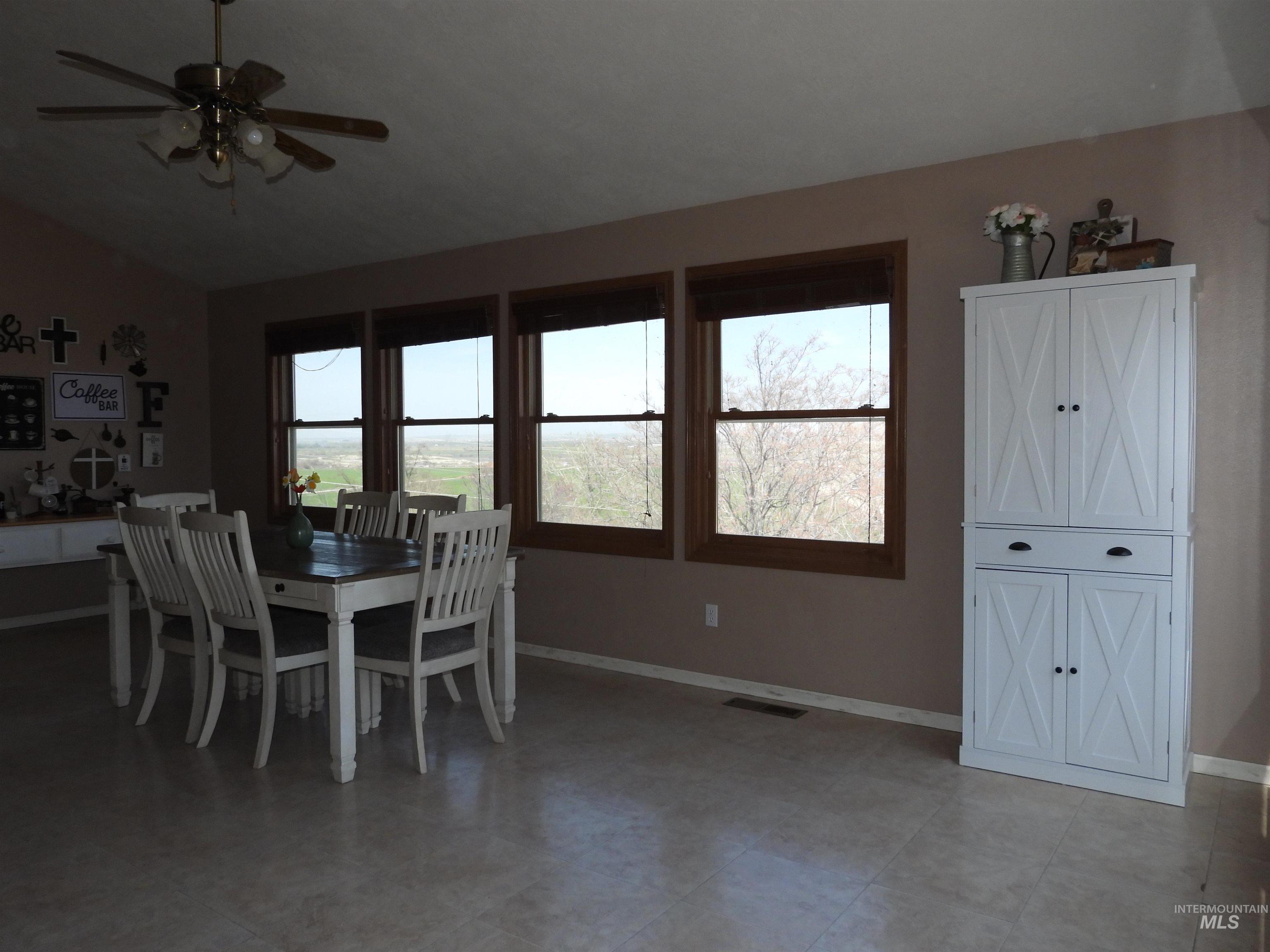 21141 Peckham Rd Property Photo 17