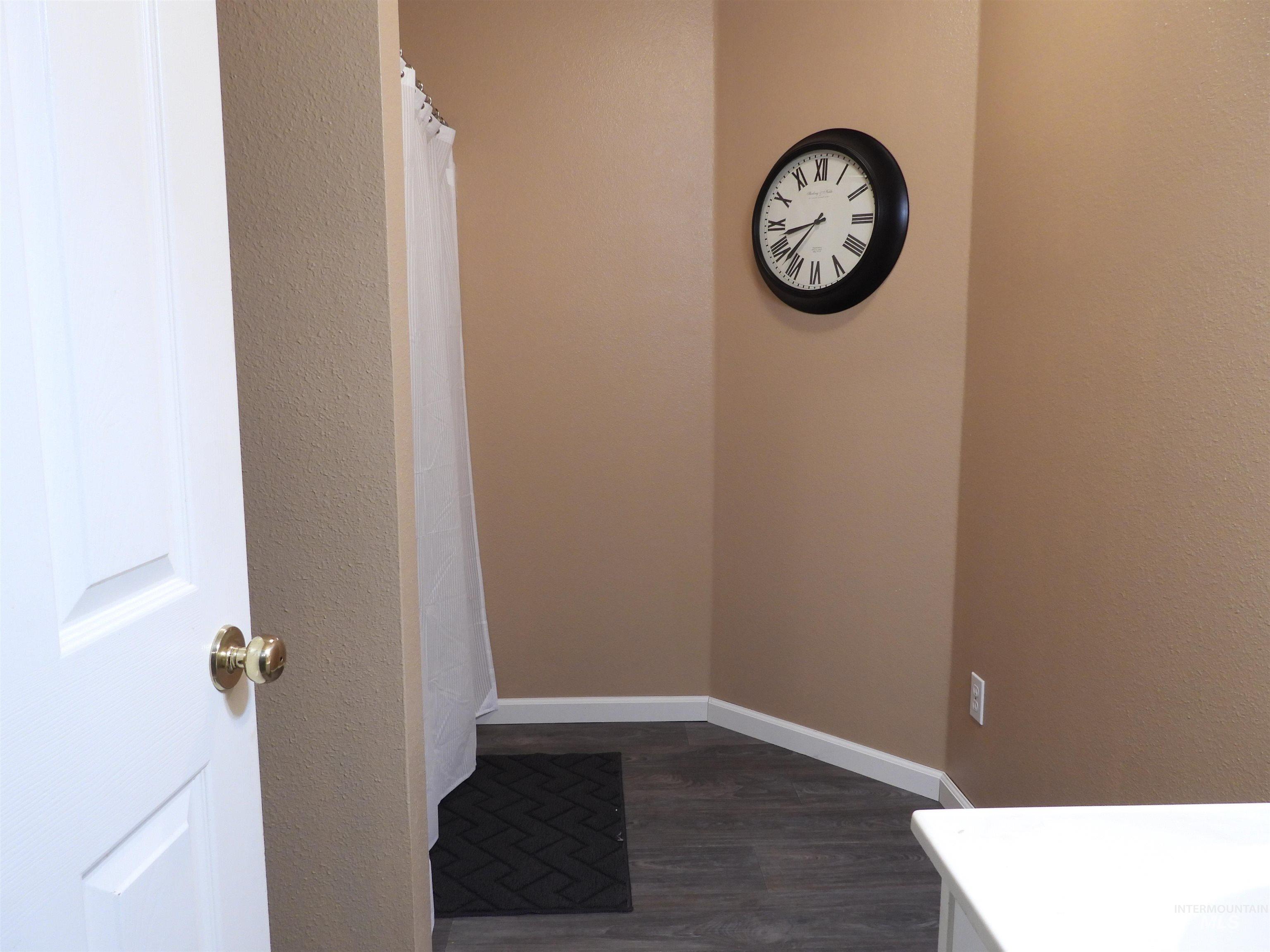 21141 Peckham Rd Property Photo 28