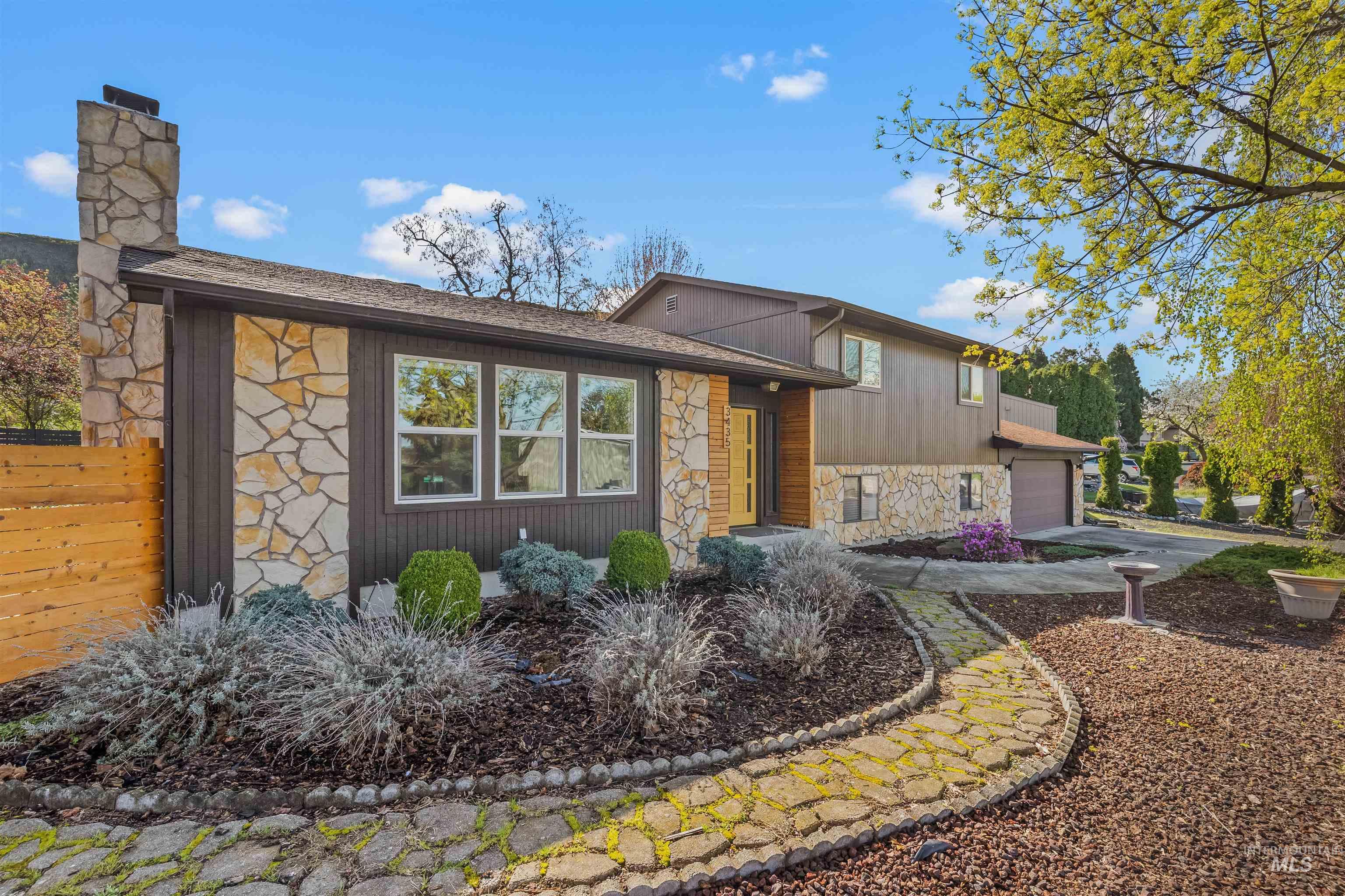 3435 Selway Drive Property Photo