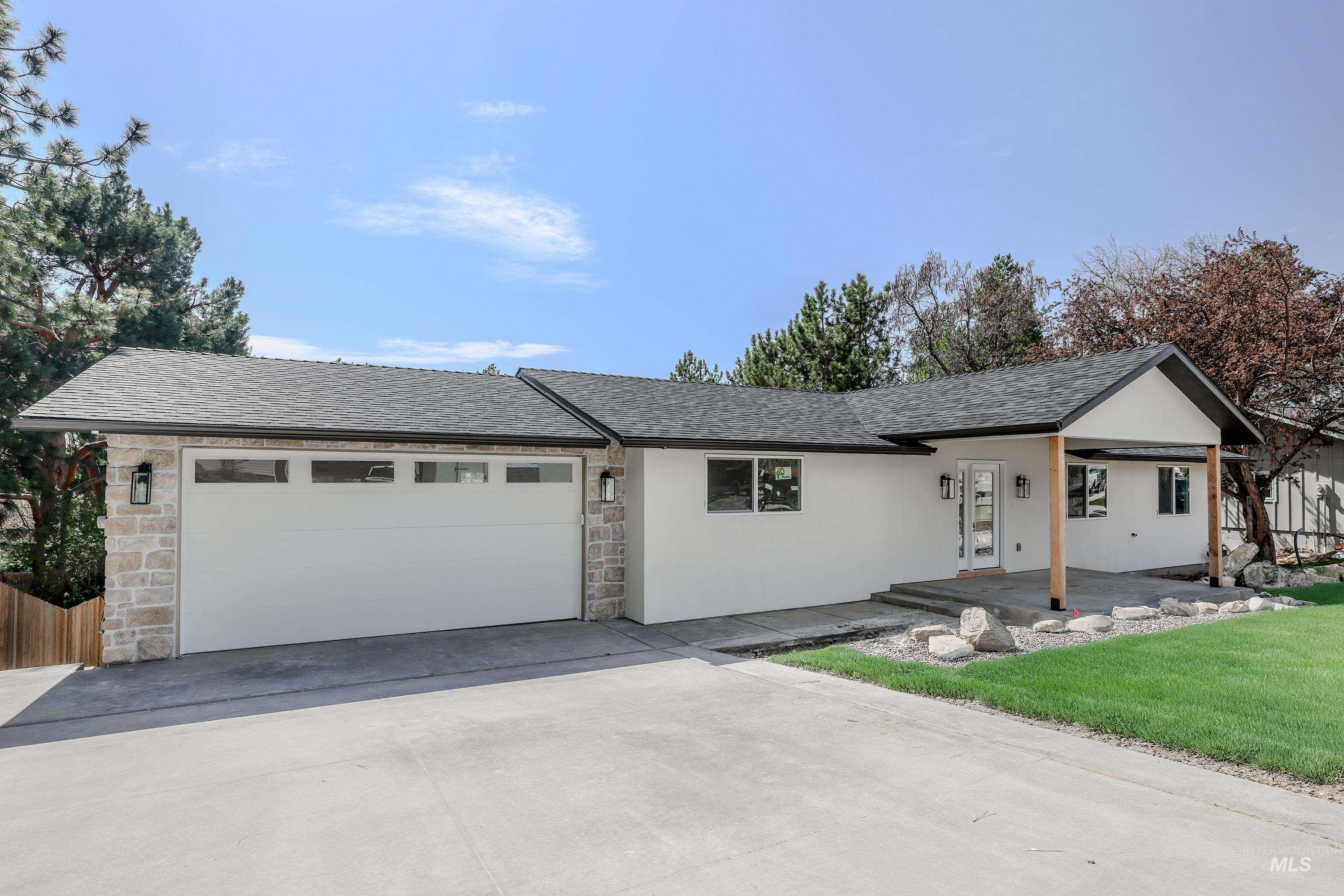 2287 S Toluka Way Property Photo