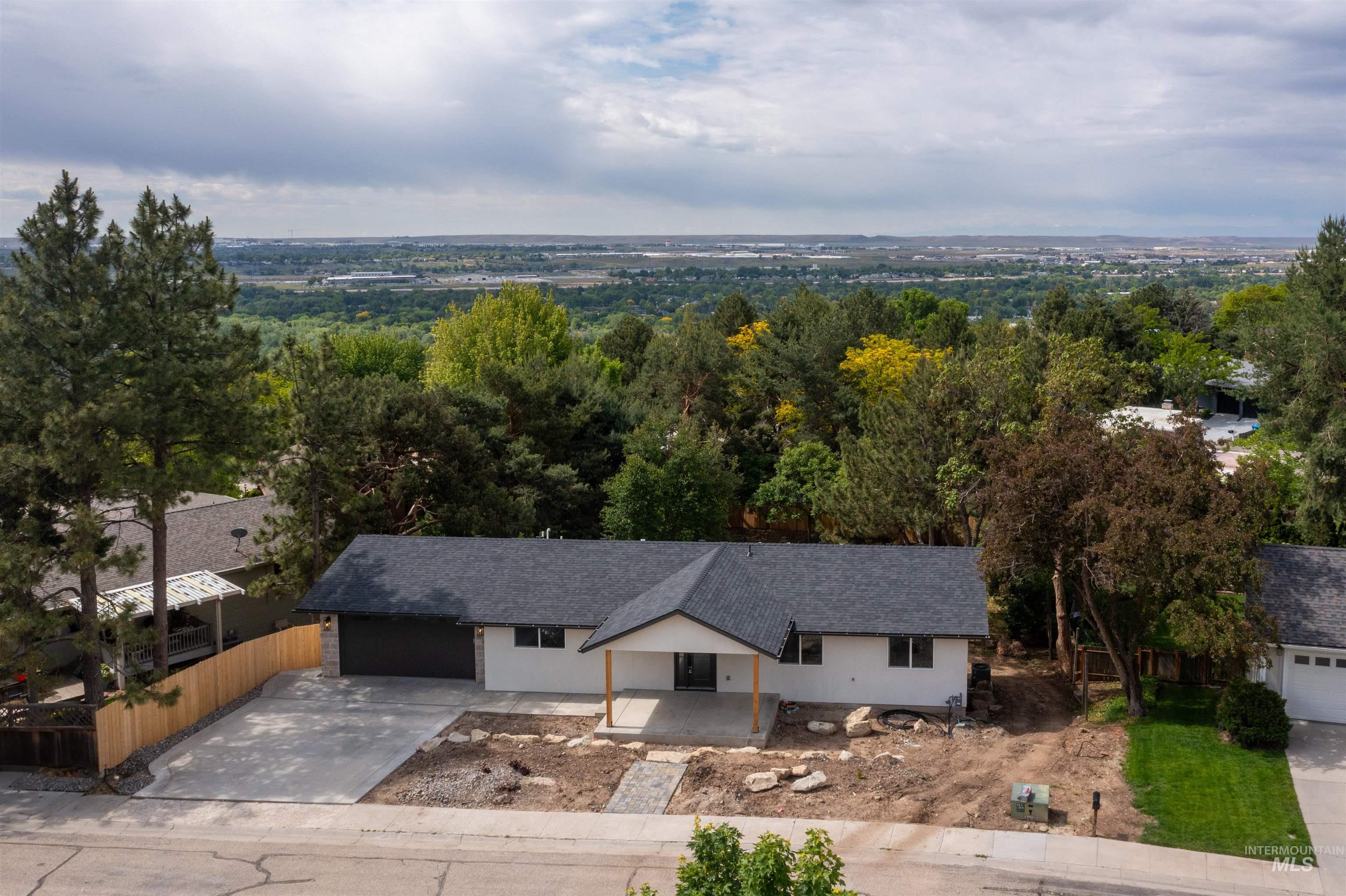 2287 S Toluka Way Property Photo 3