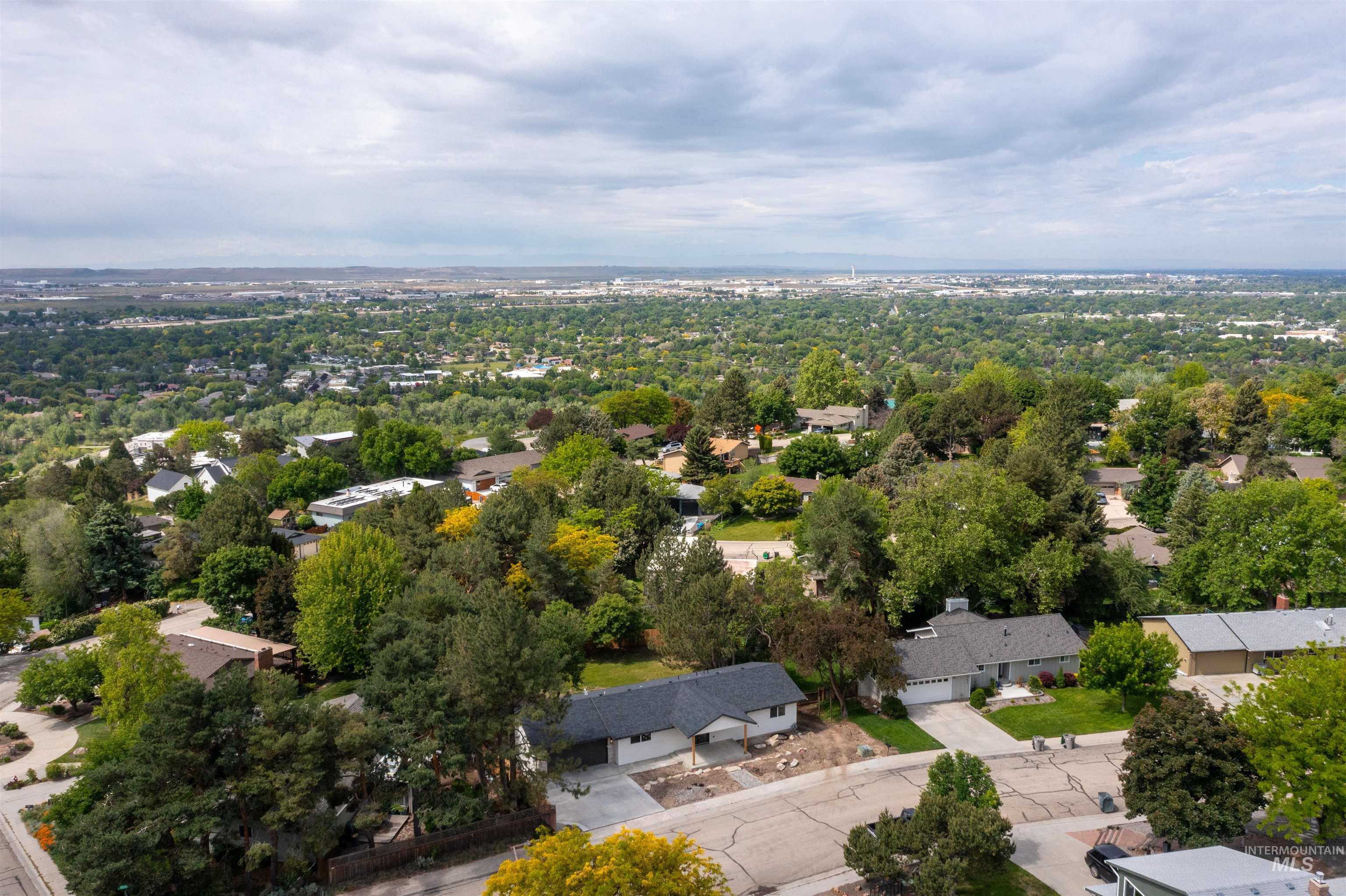 2287 S Toluka Way Property Photo 4