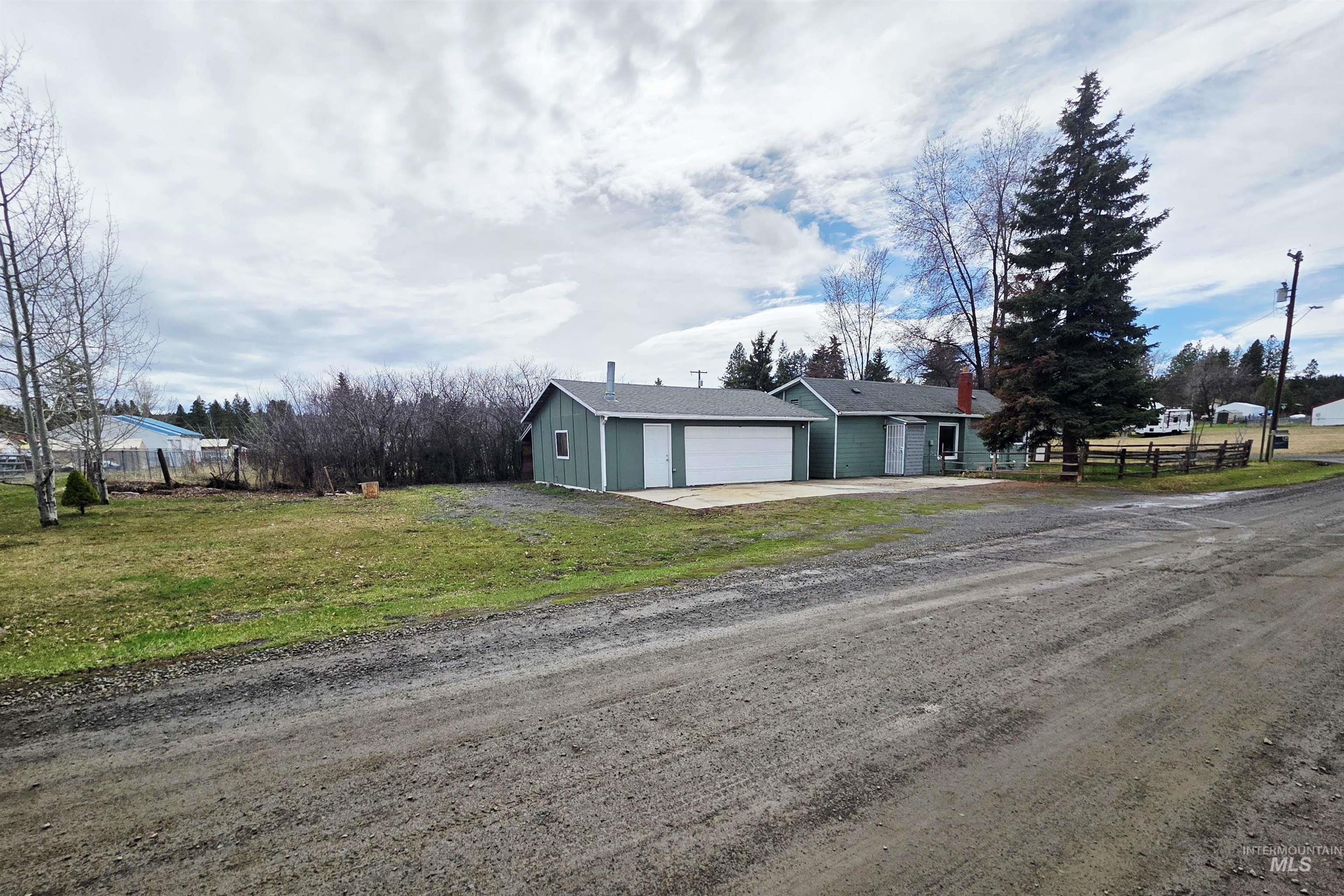 522 Ellis Ave Property Photo