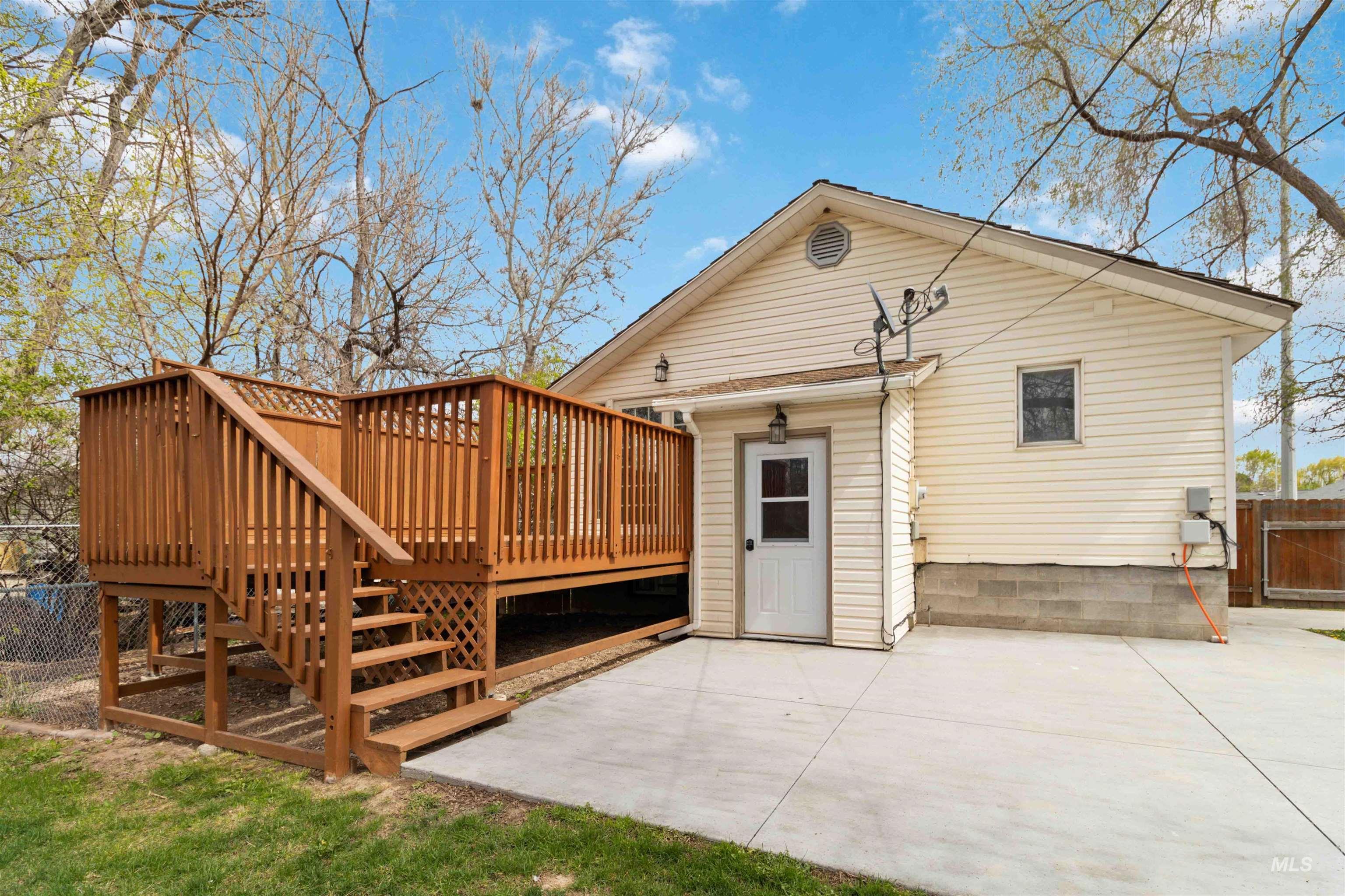 815 S Chestnut Property Photo 6