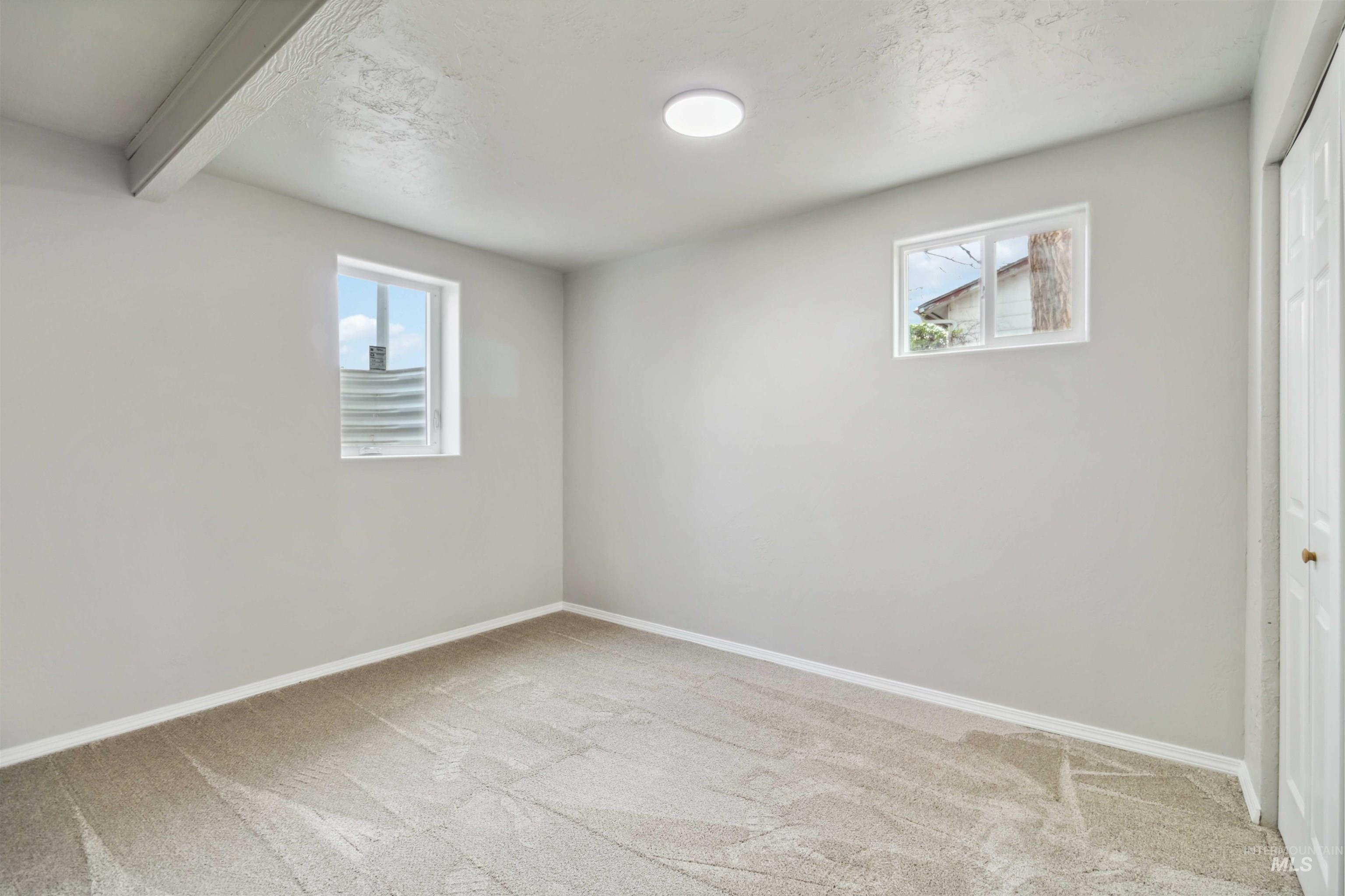 815 S Chestnut Property Photo 33