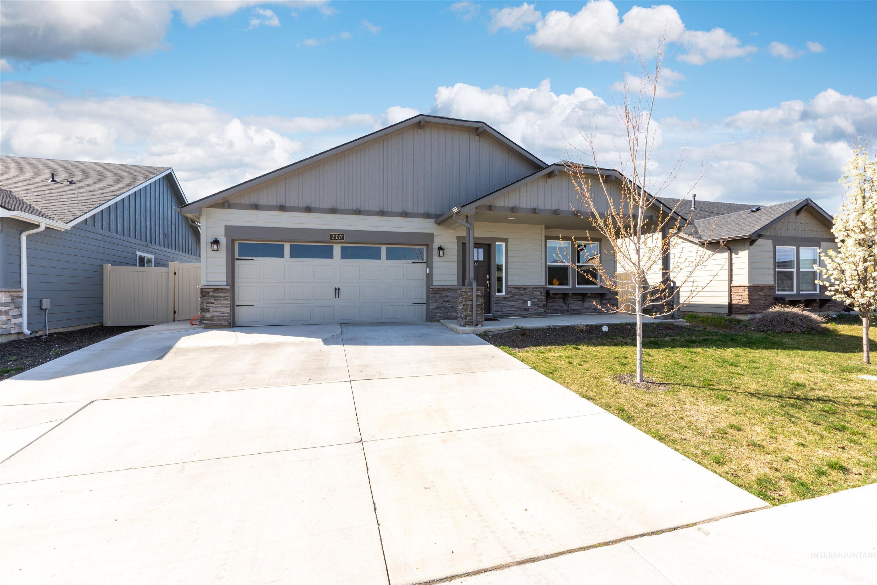 2337 W Skylar St Property Photo 1
