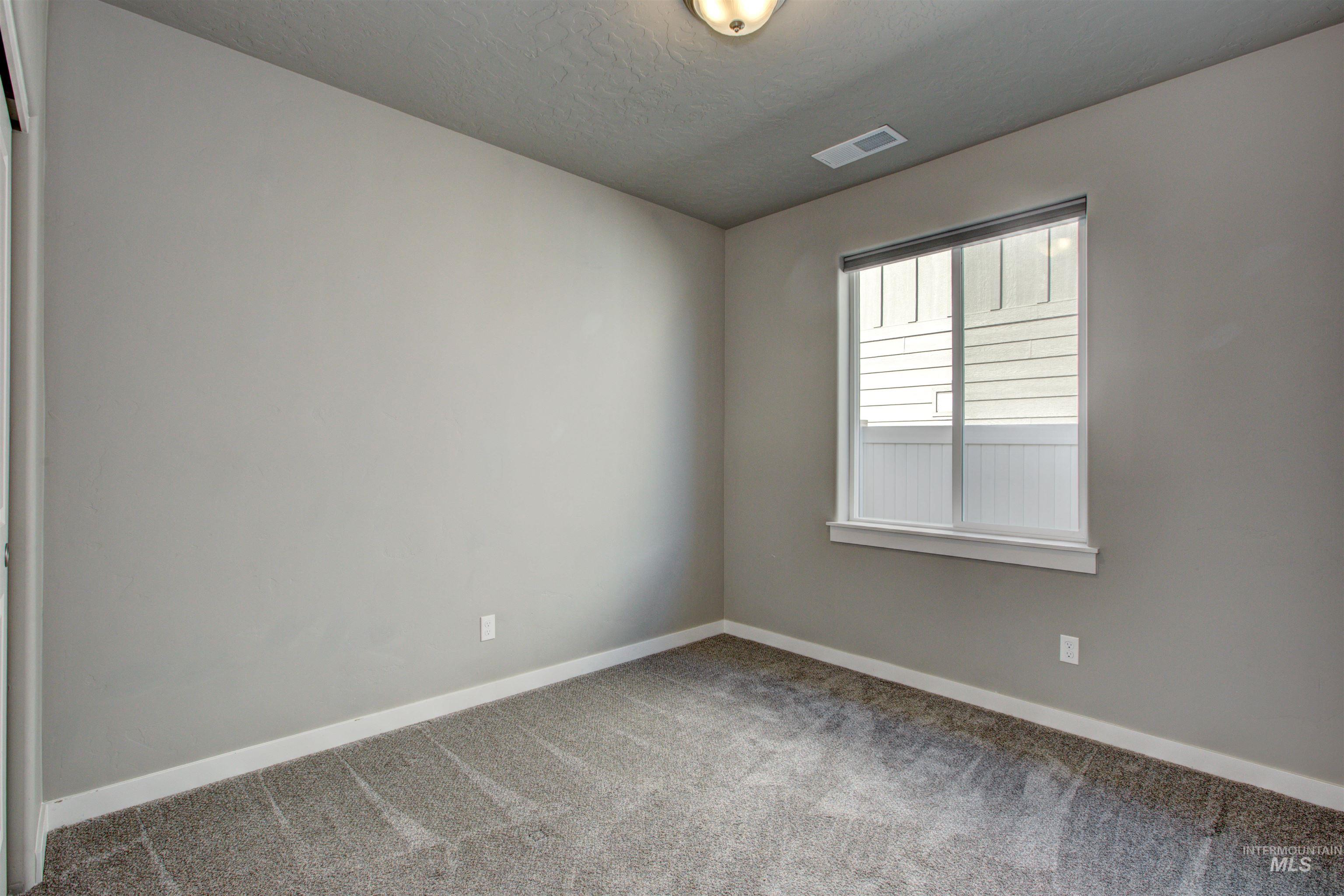 2337 W Skylar St Property Photo 7