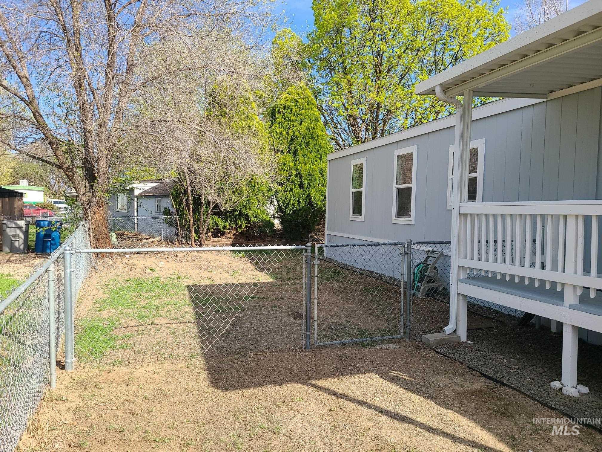 557 N Meadowland Cir Property Photo 3