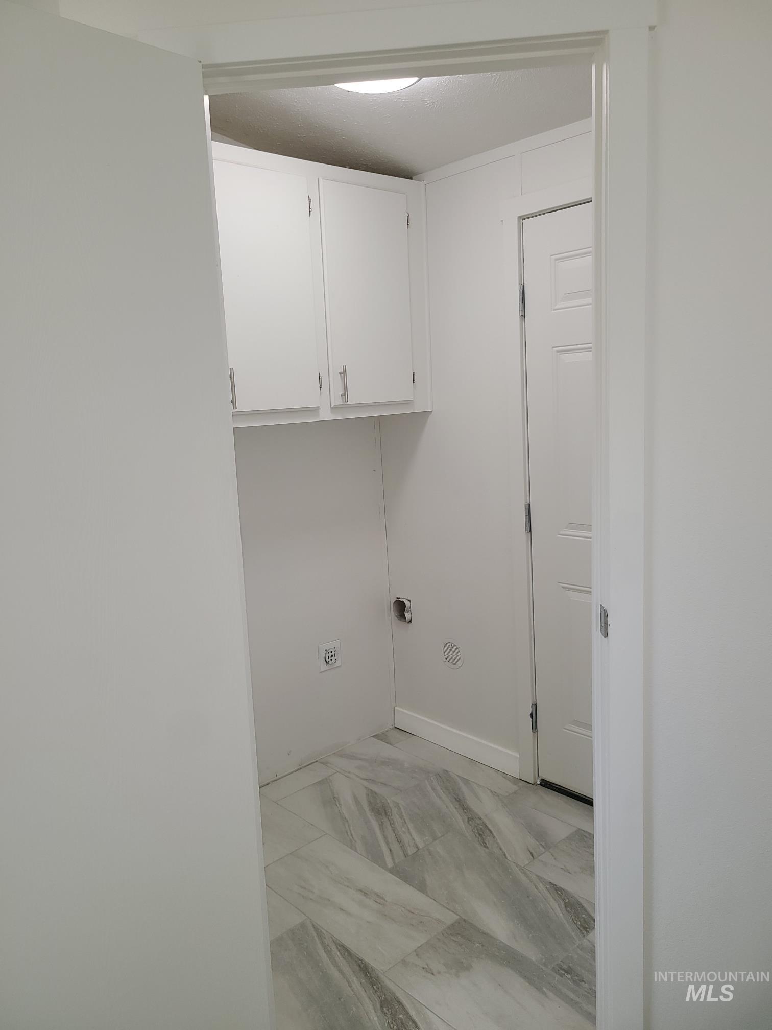 557 N Meadowland Cir Property Photo 26
