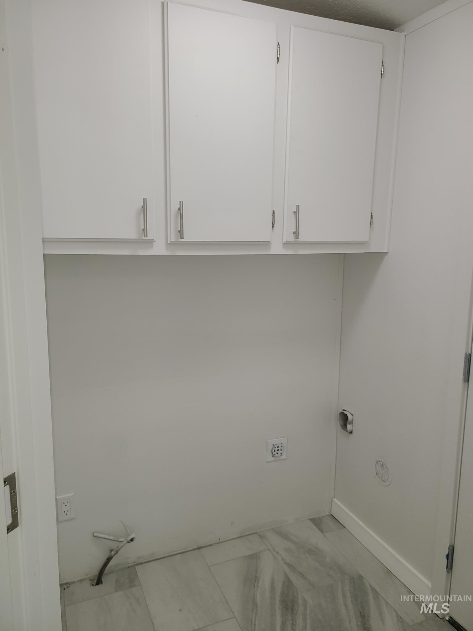557 N Meadowland Cir Property Photo 27