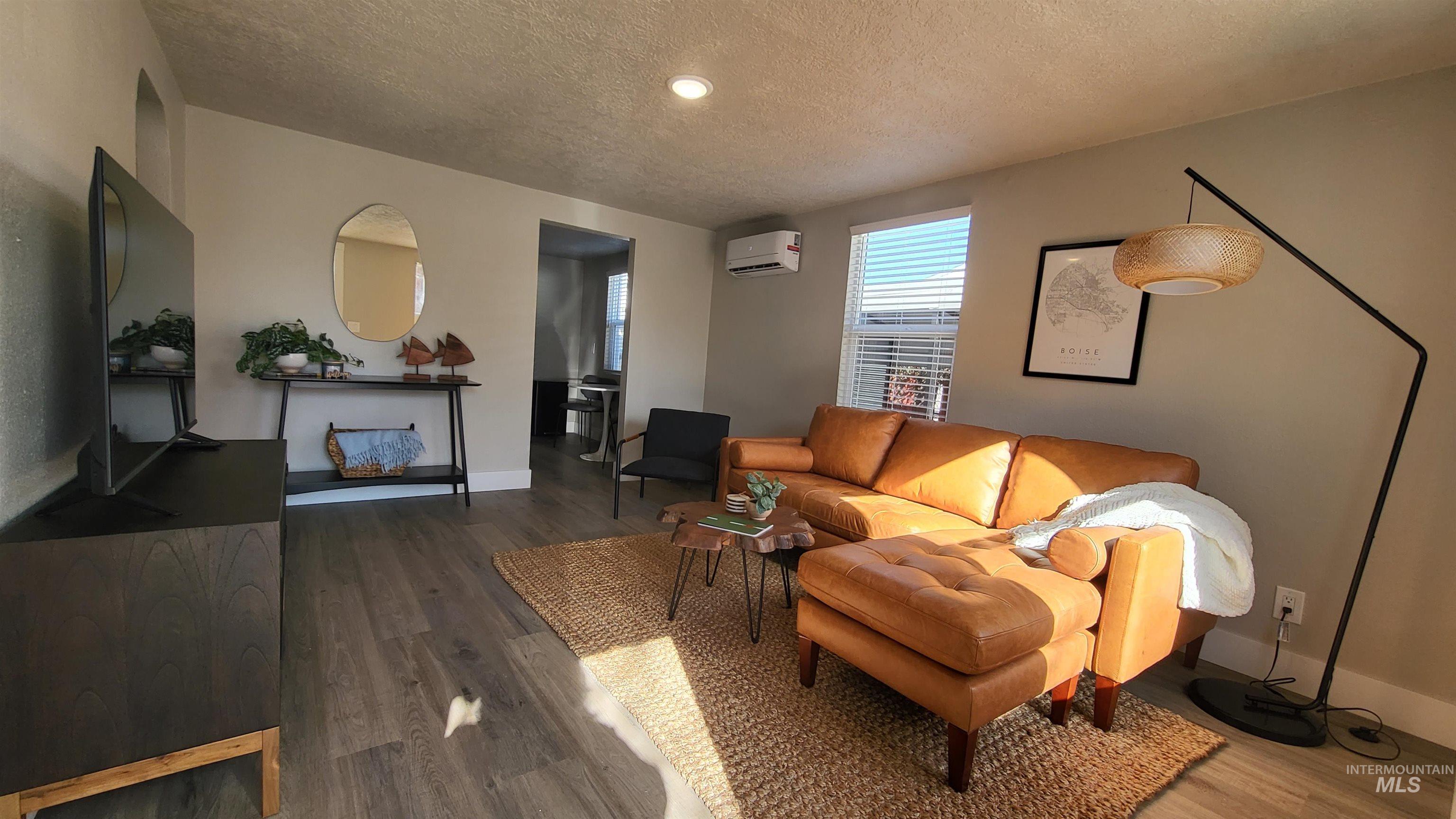 1101 Clithero Dr. Property Photo 3