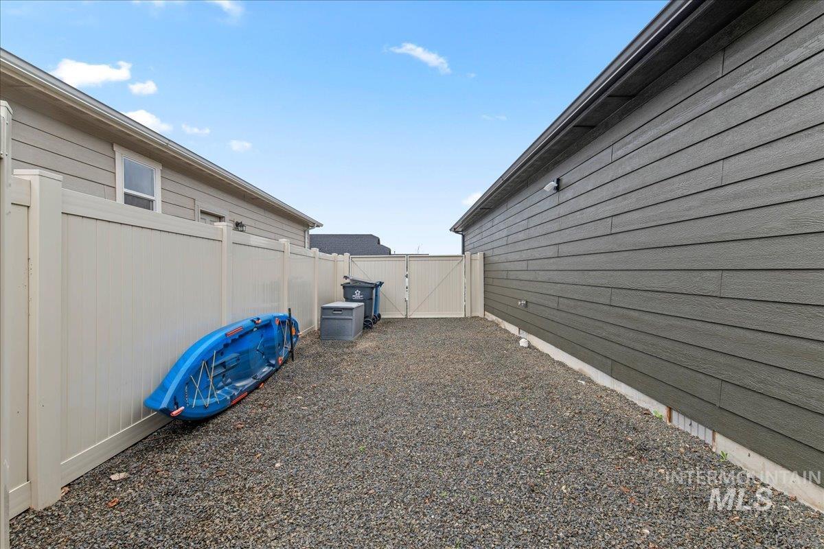 1152 W Judah Loop Property Photo 30