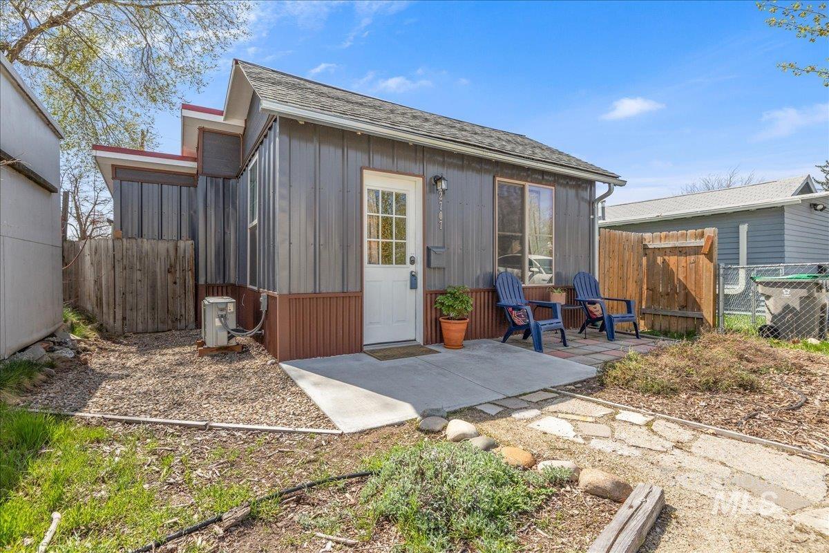 2707 W Regan Property Photo 4