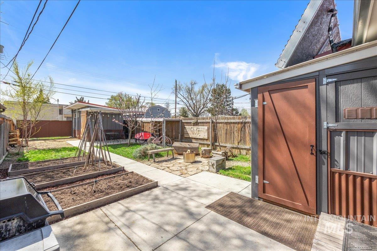 2707 W Regan Property Photo 25