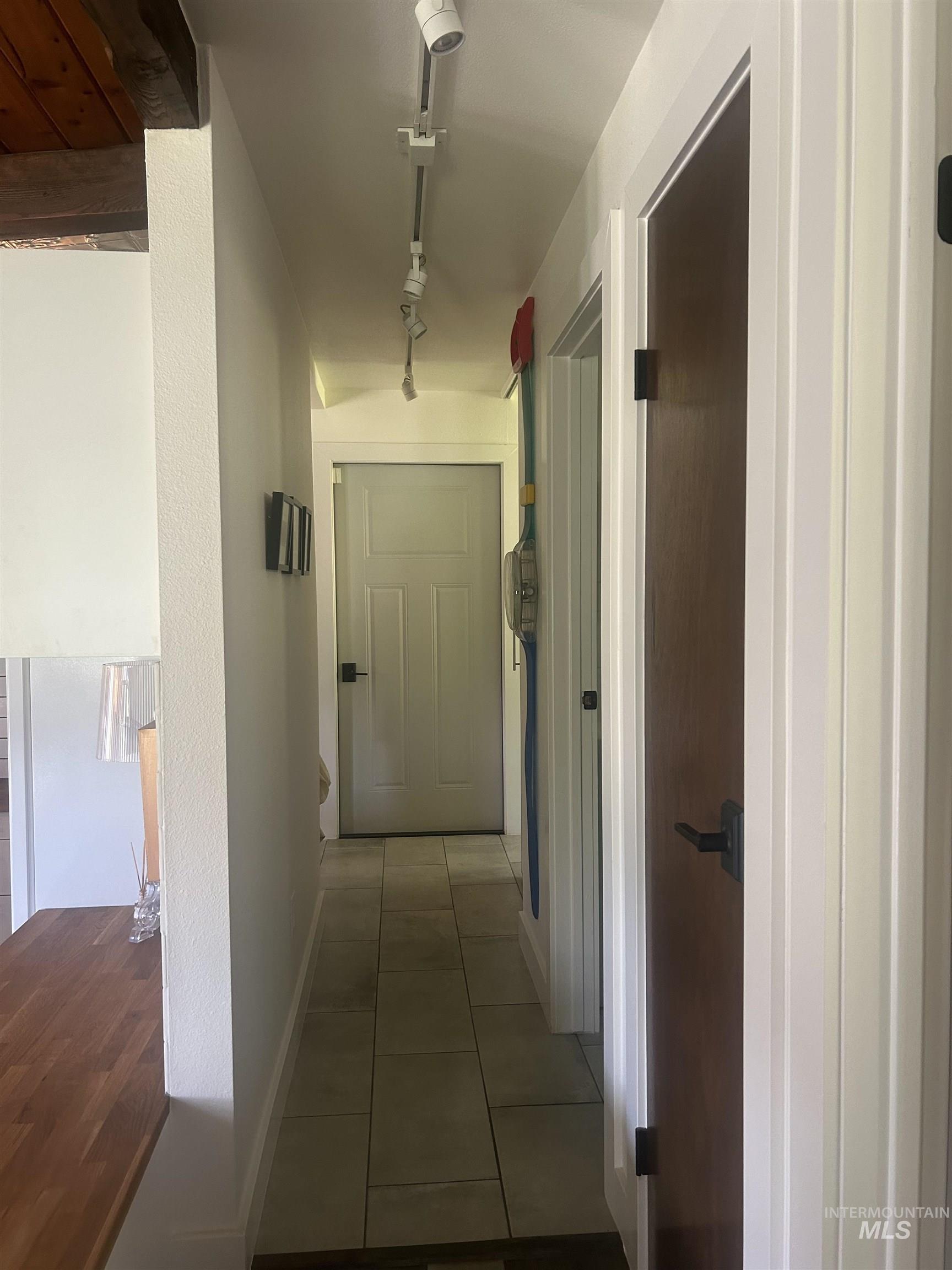 206 Rockview Dr Property Photo 16
