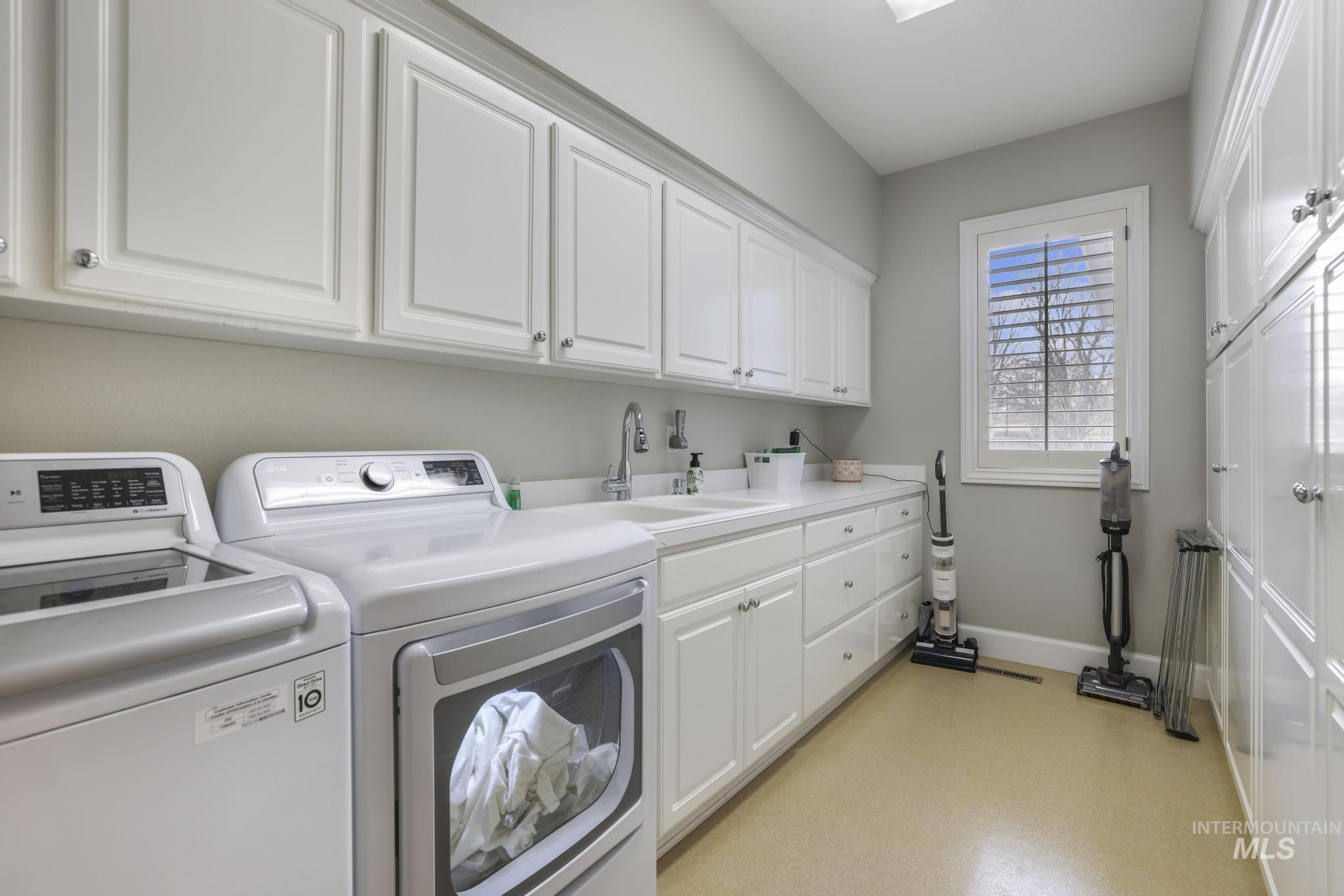 3116 Laurelwood Dr Property Photo 43