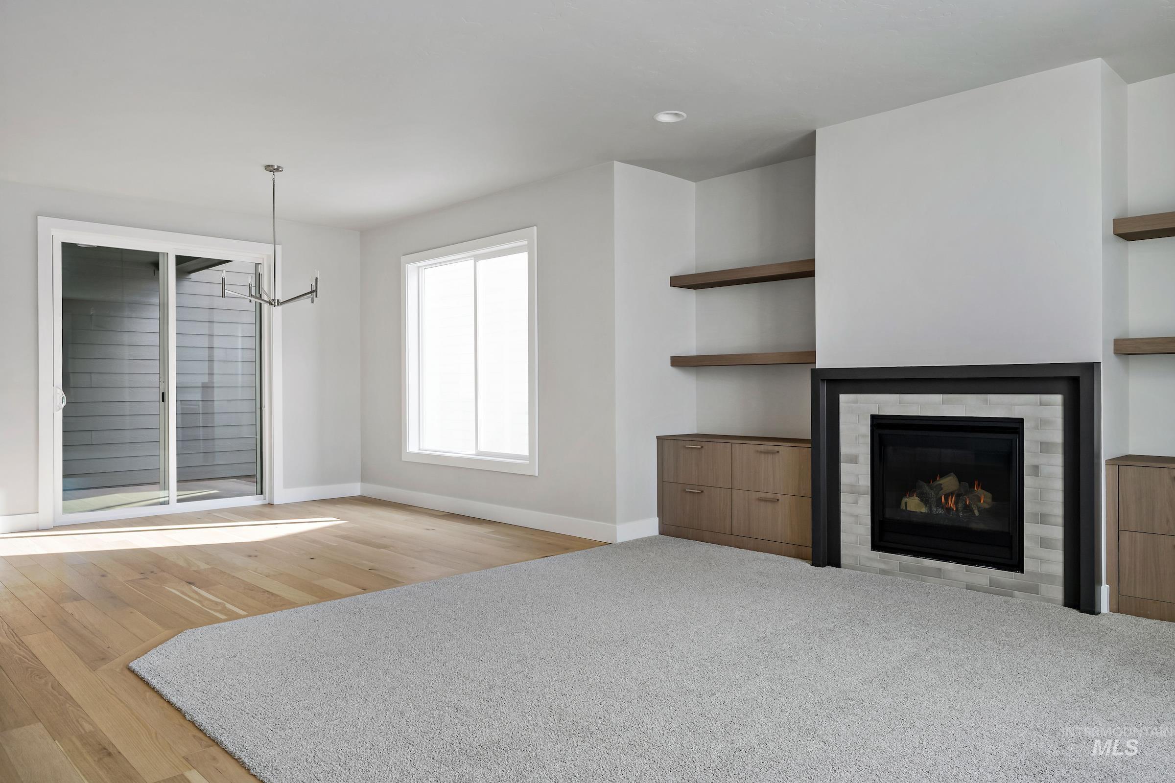 6080 S Apex Ave Property Photo 8