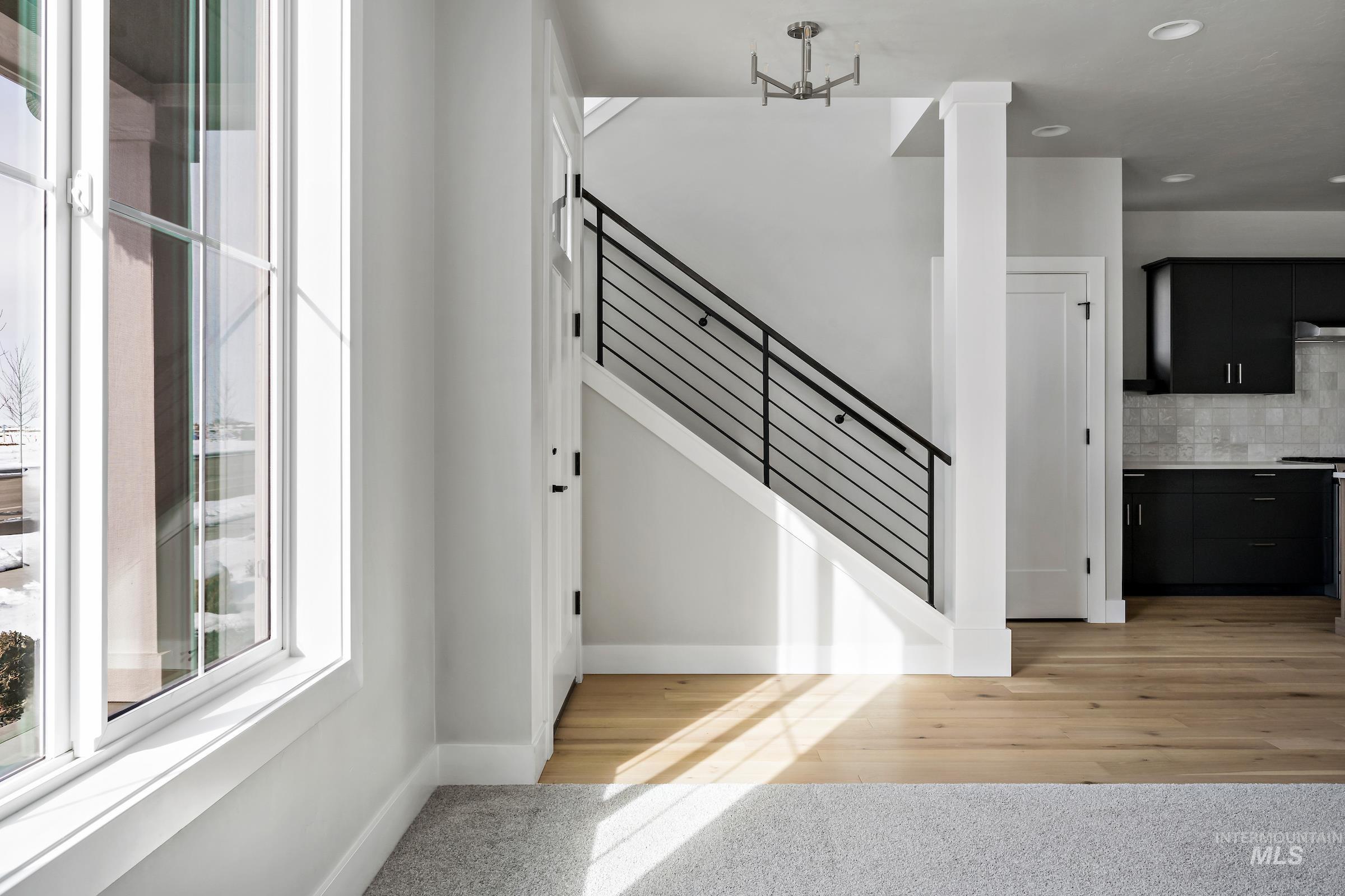 6080 S Apex Ave Property Photo 9