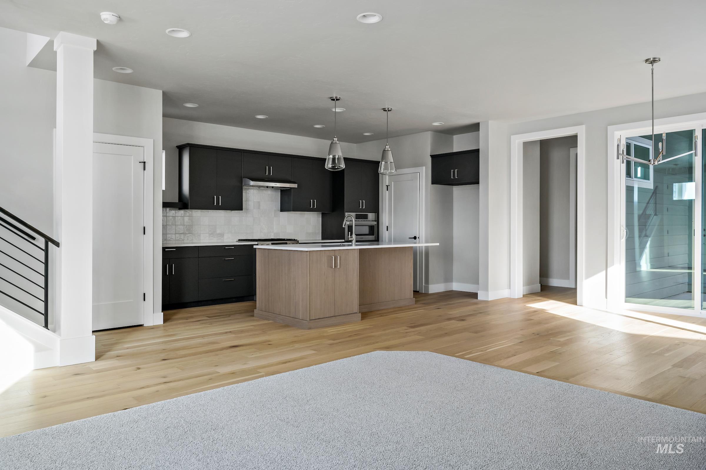 6080 S Apex Ave Property Photo 10