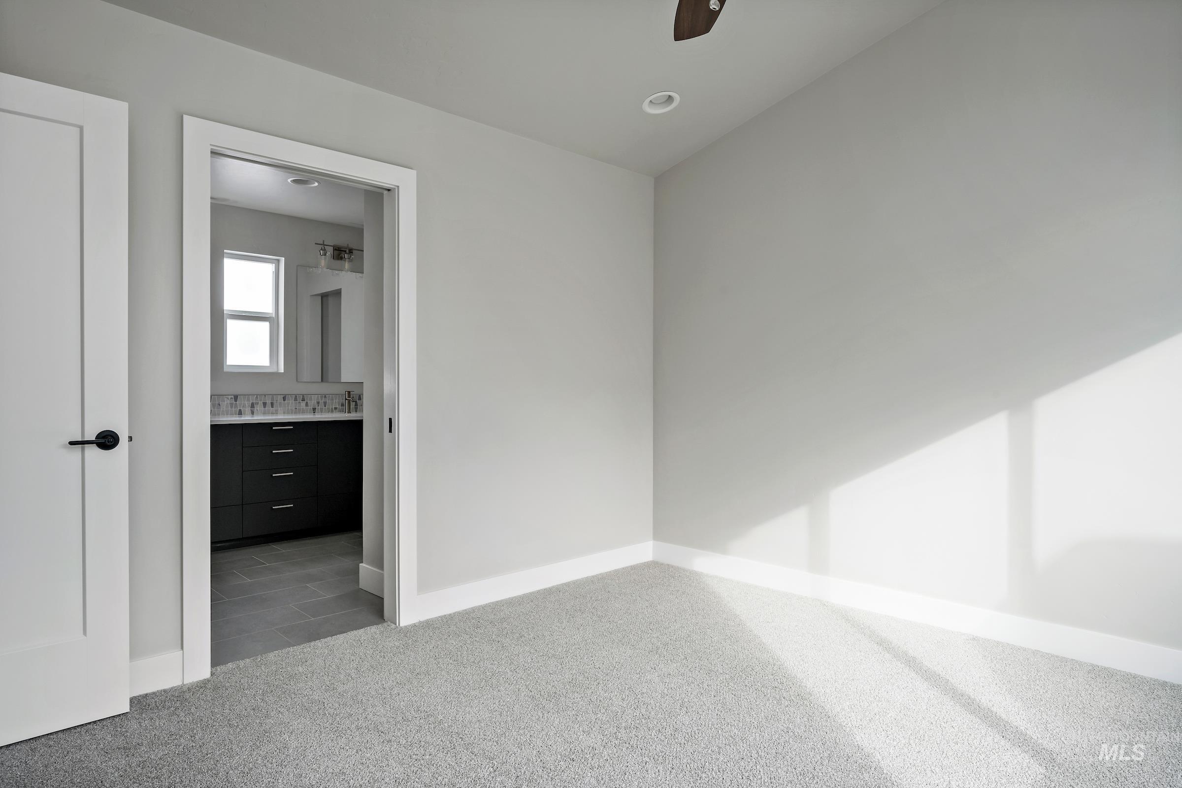 6080 S Apex Ave Property Photo 19