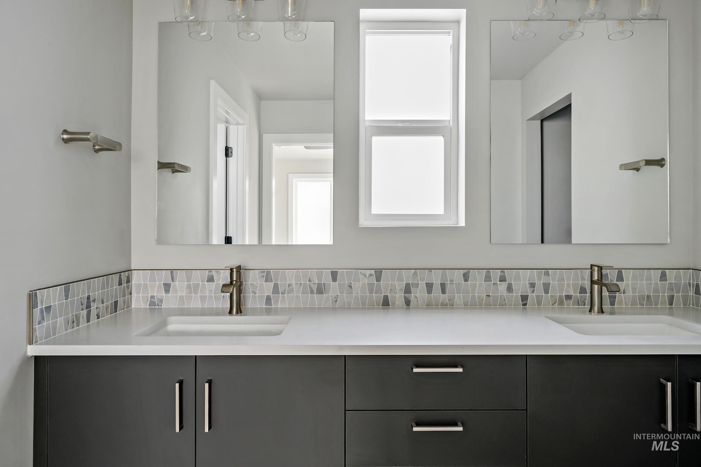 6080 S Apex Ave Property Photo 20