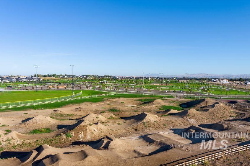 6080 S Apex Ave Property Photo 33