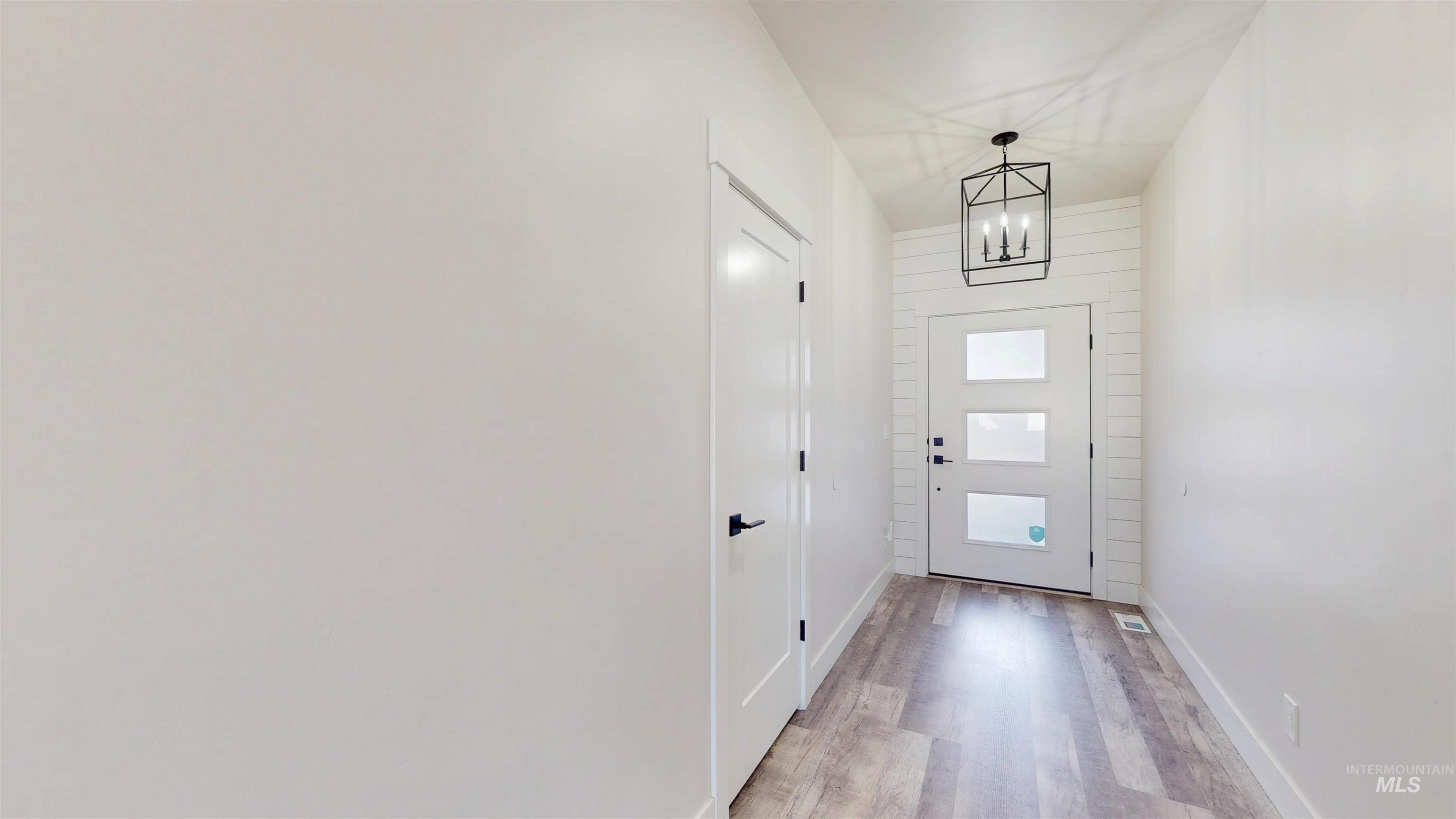725 Midnight Sun Loop Property Photo 5